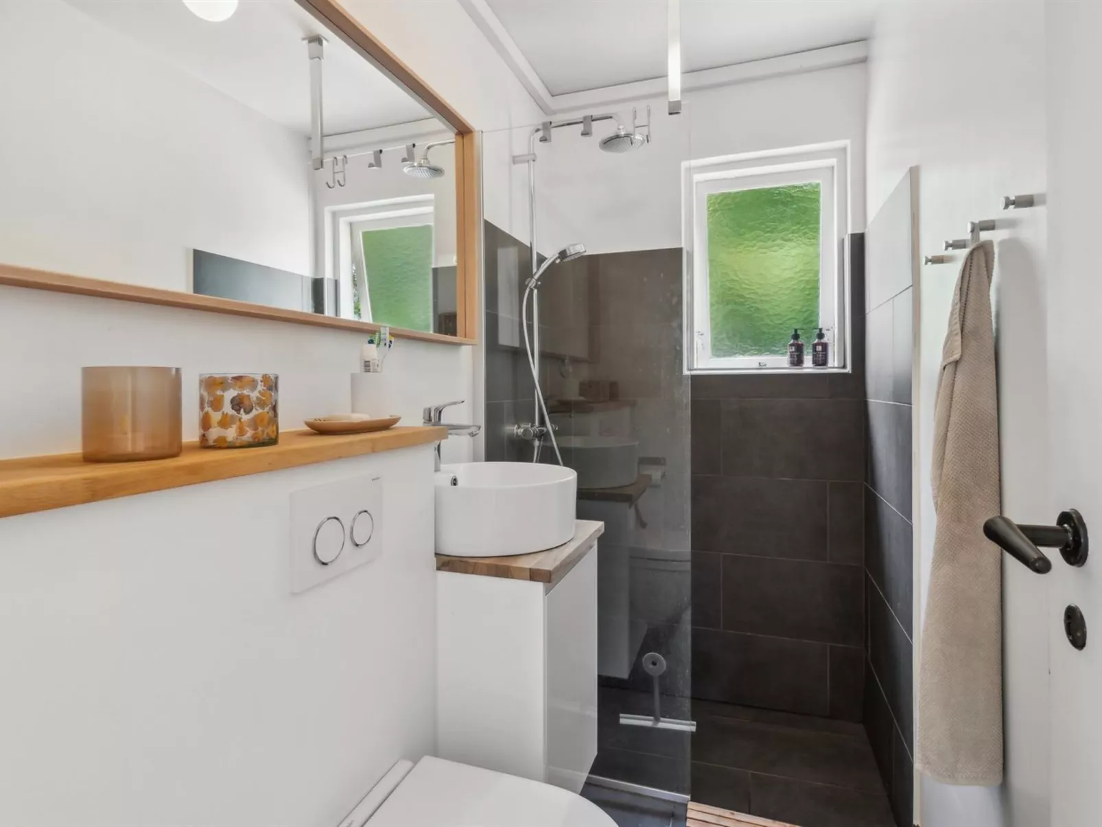 "Yasha" - 200m from the sea-Binnen