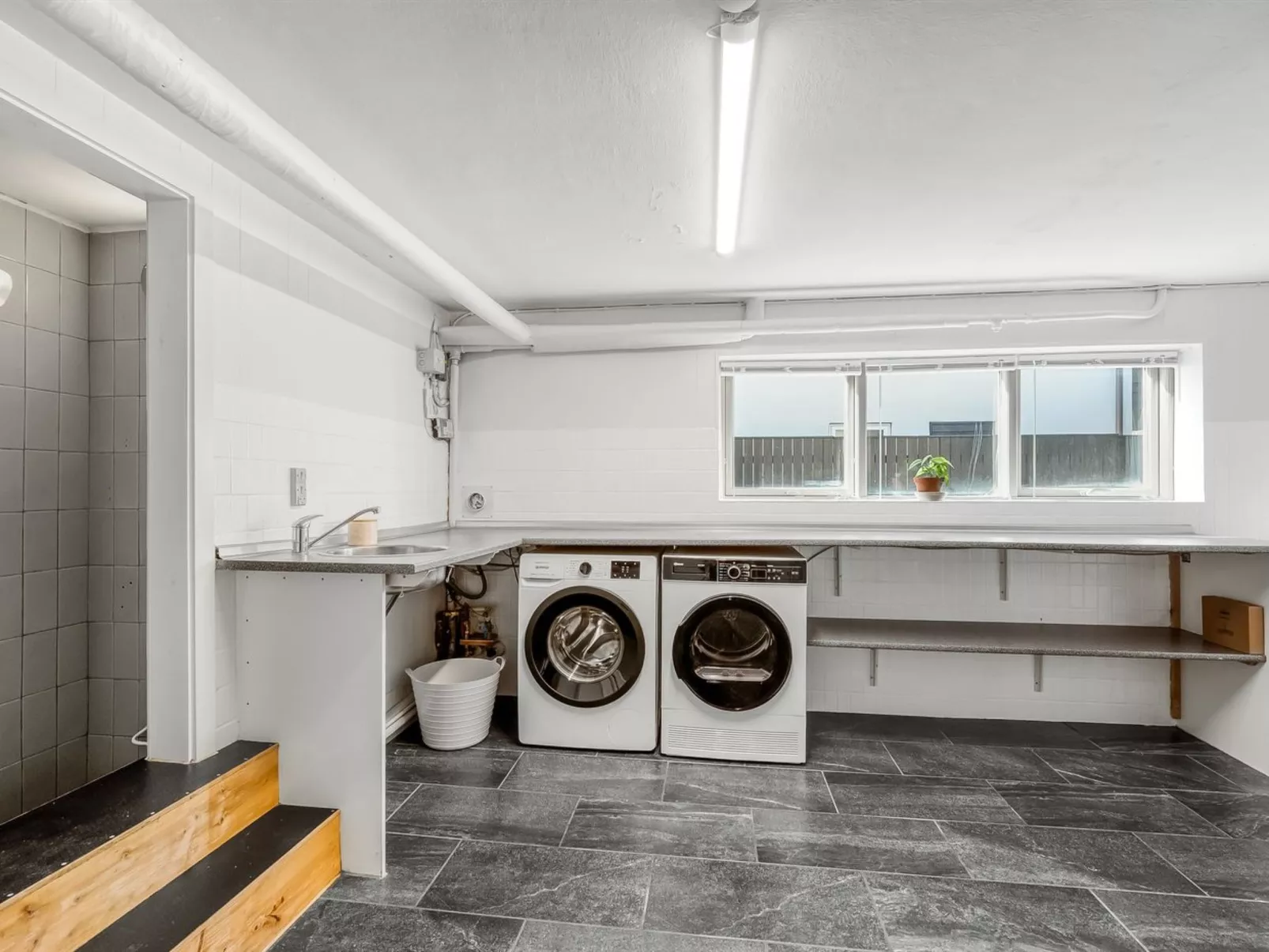 "Ullakarin" - 200m from the sea-Binnen