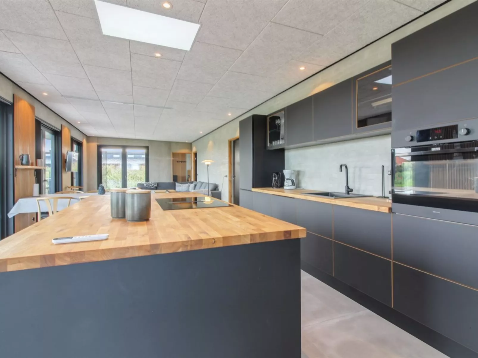 "Lima" - 200m from the sea-Binnen