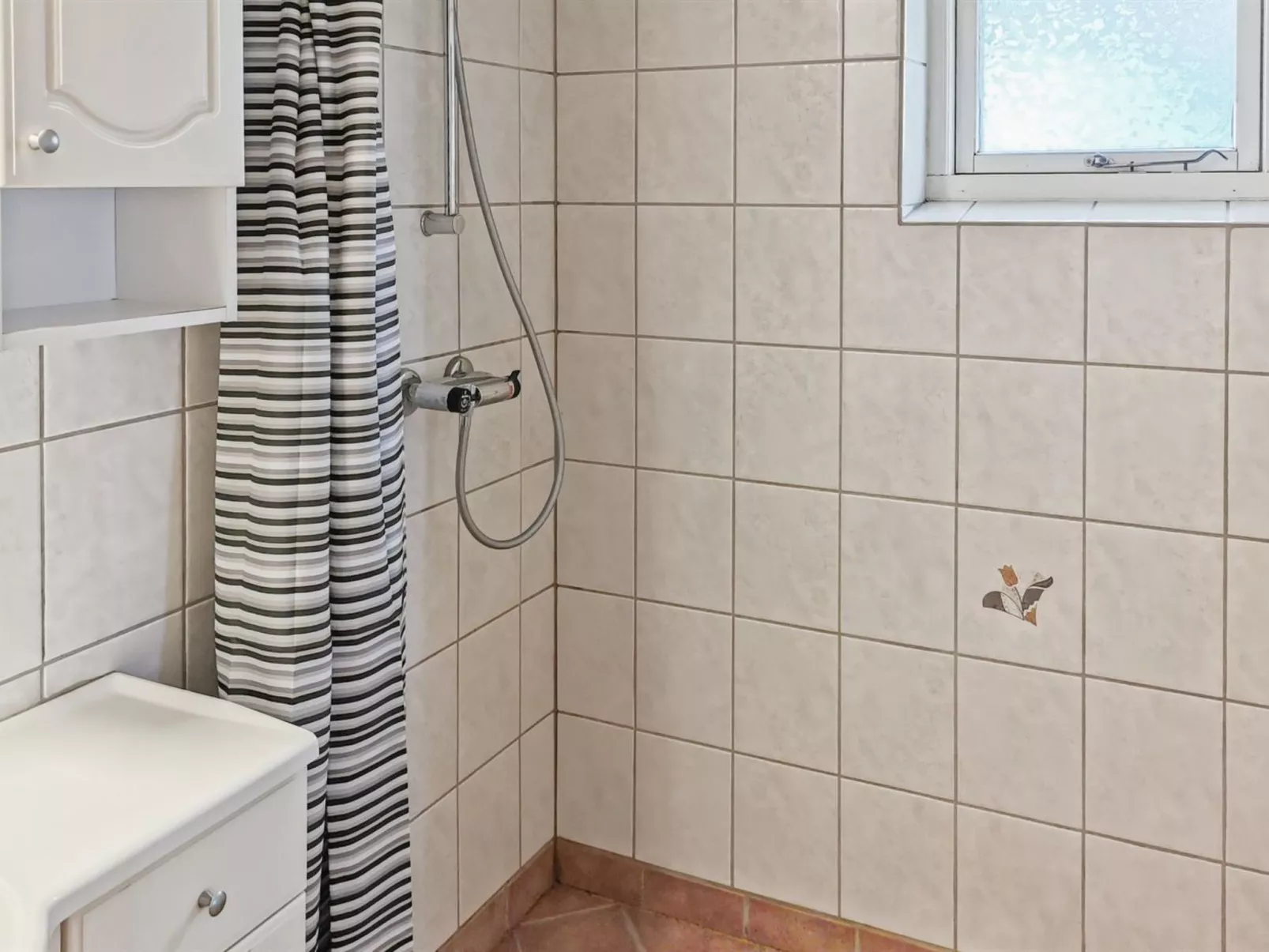 "Elvira" - 300m from the sea-Binnen