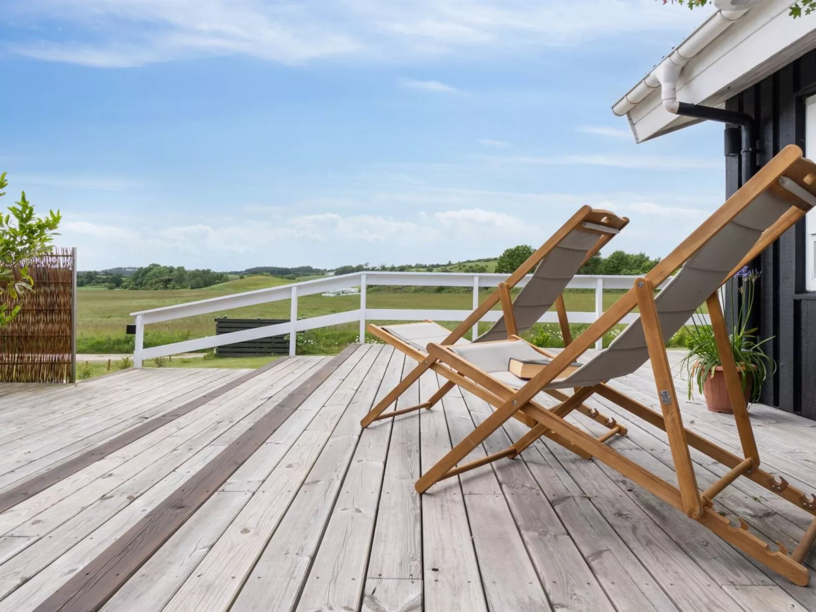 "Katharine" - 175m from the sea-Buiten