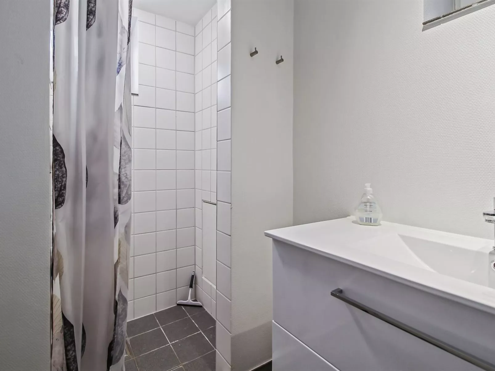 "Mirja" - 50m to the fjord-Binnen