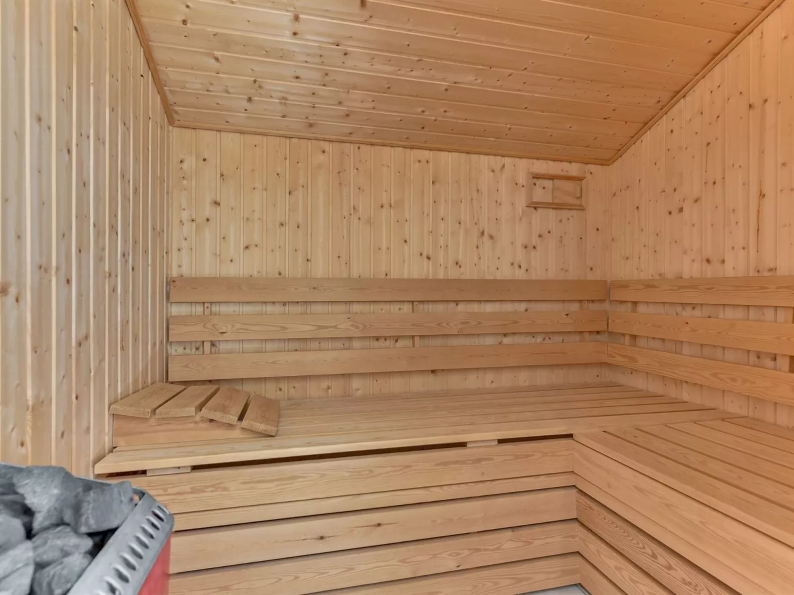 "Raili" - 1.5km from the sea-Binnen