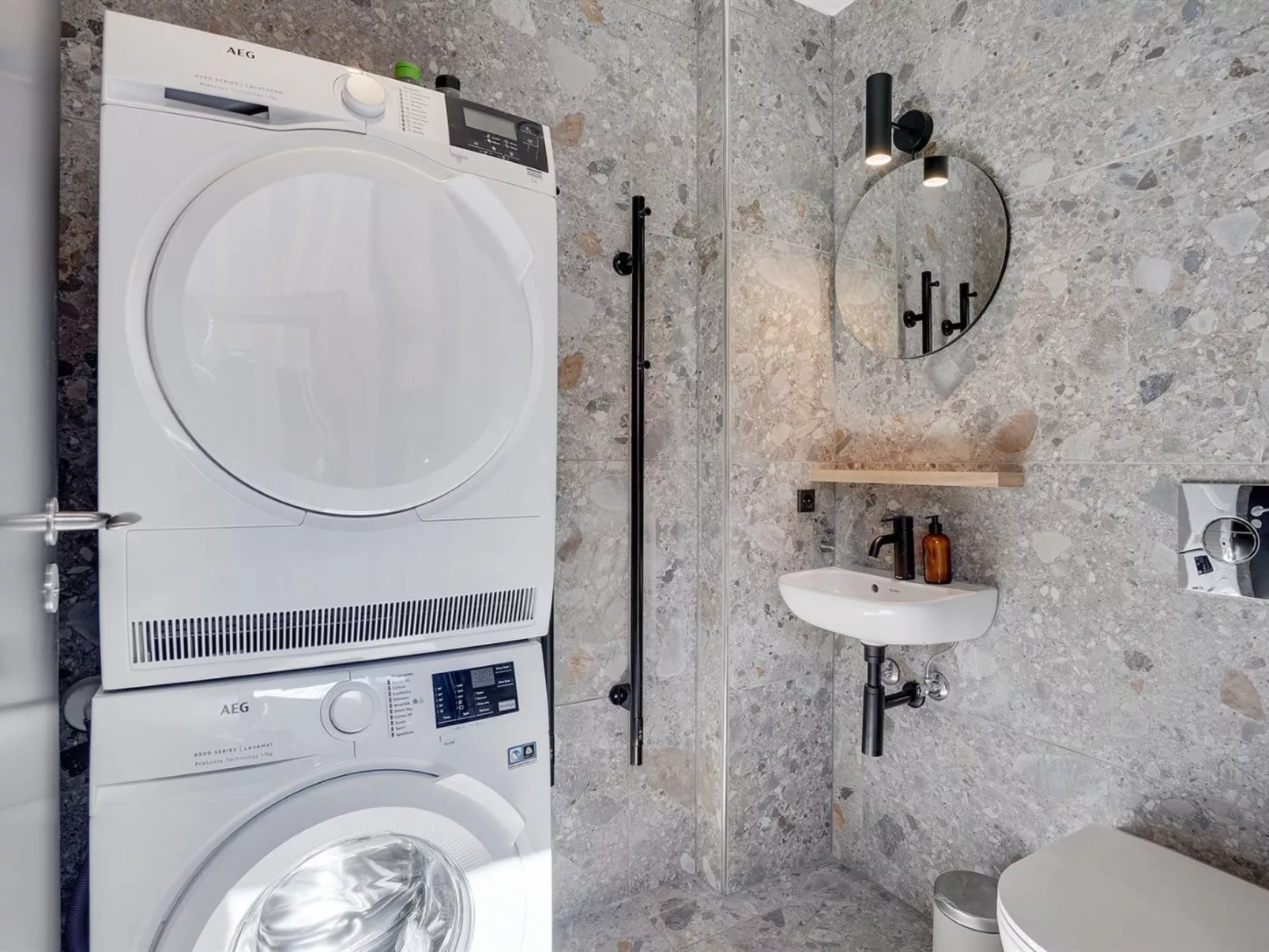 "Stellan" - 1.4km from the sea-Binnen