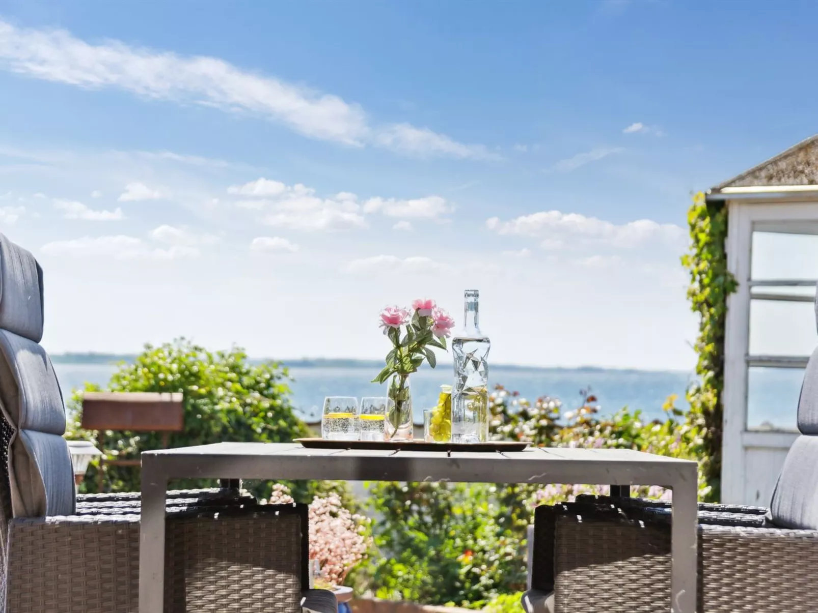 "Michel" - 25m from the sea-Buiten