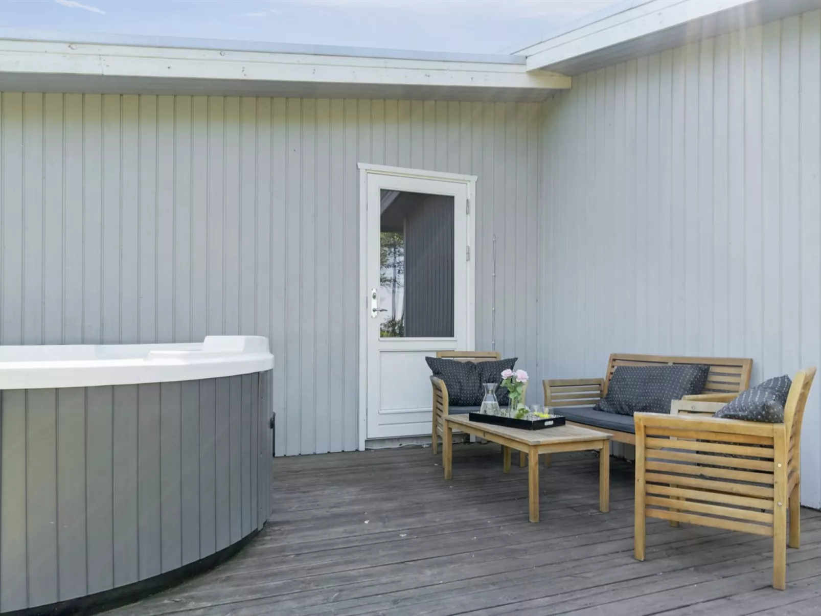 "Myriam" - 50m from the sea-Buiten