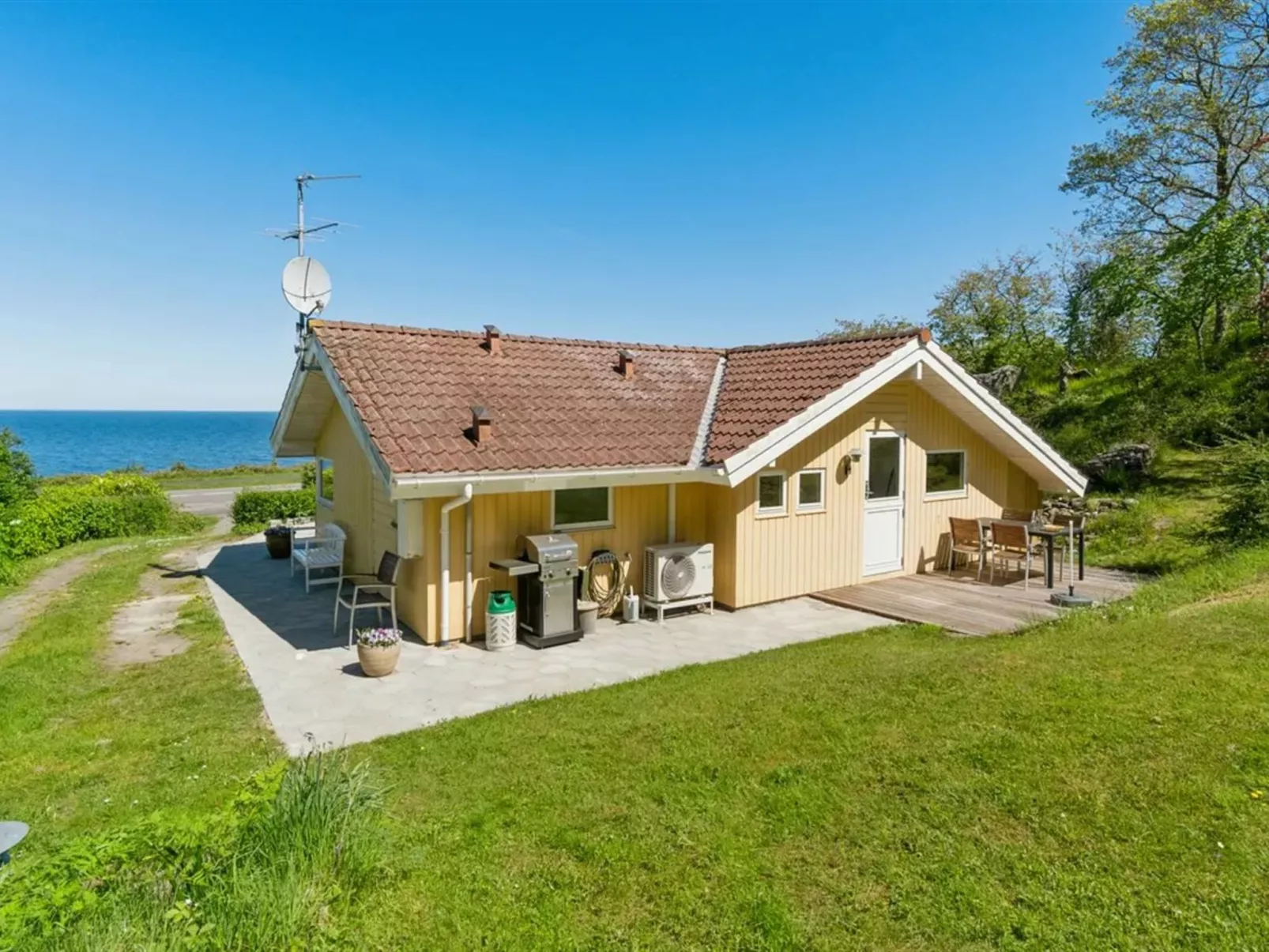 "Henric" - 75m from the sea-Buiten