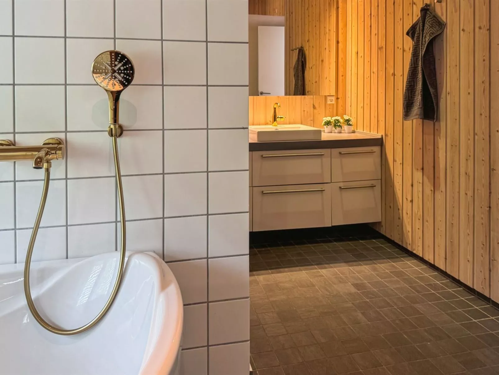 "Rudolf" - 400m from the sea-Binnen