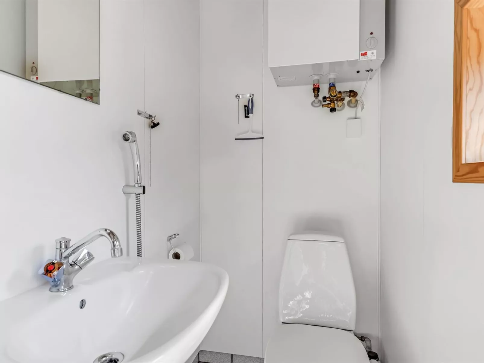 "Amarie" - 1km from the sea-Binnen