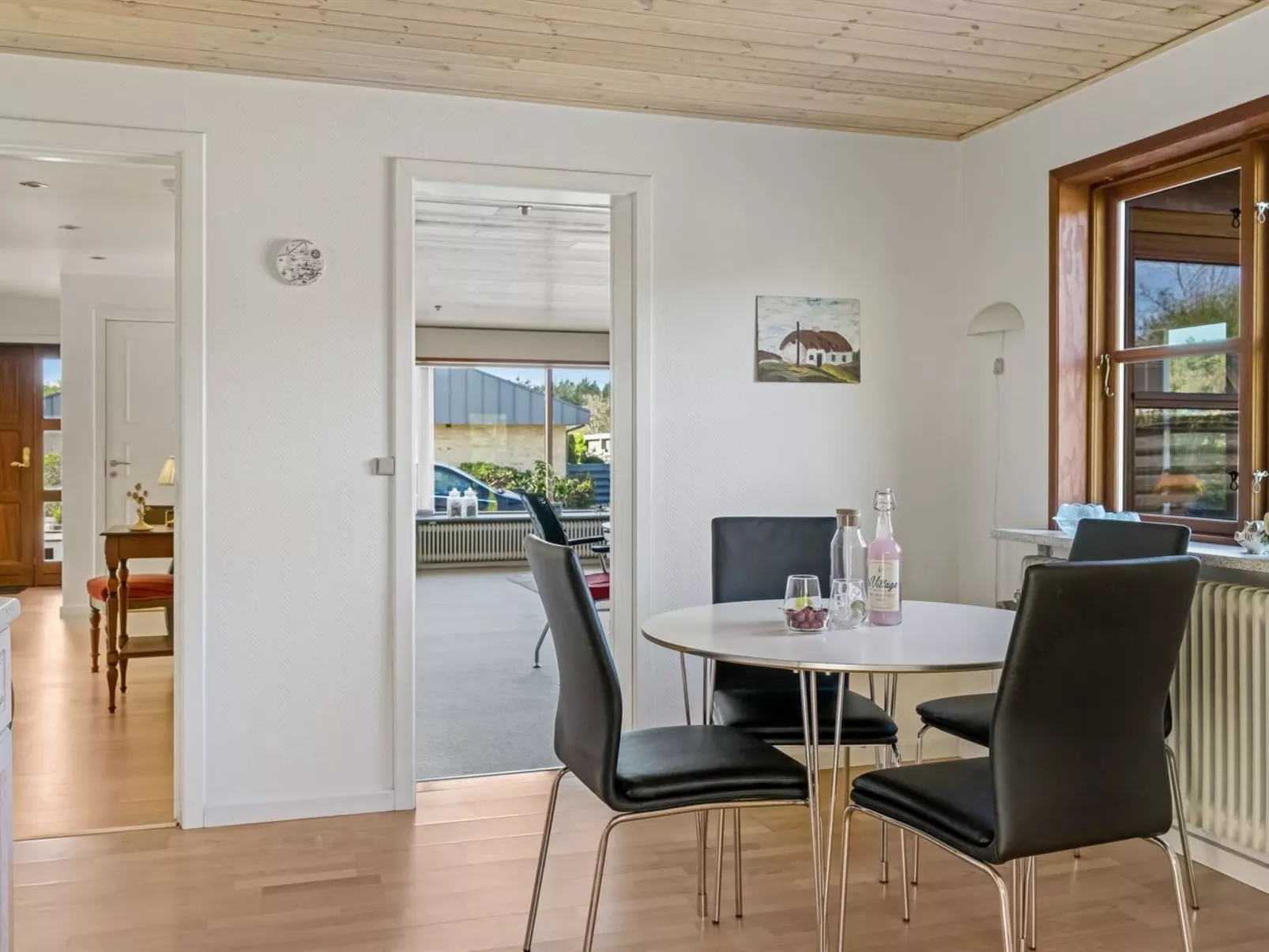 "Satu" - 2km from the sea-Binnen