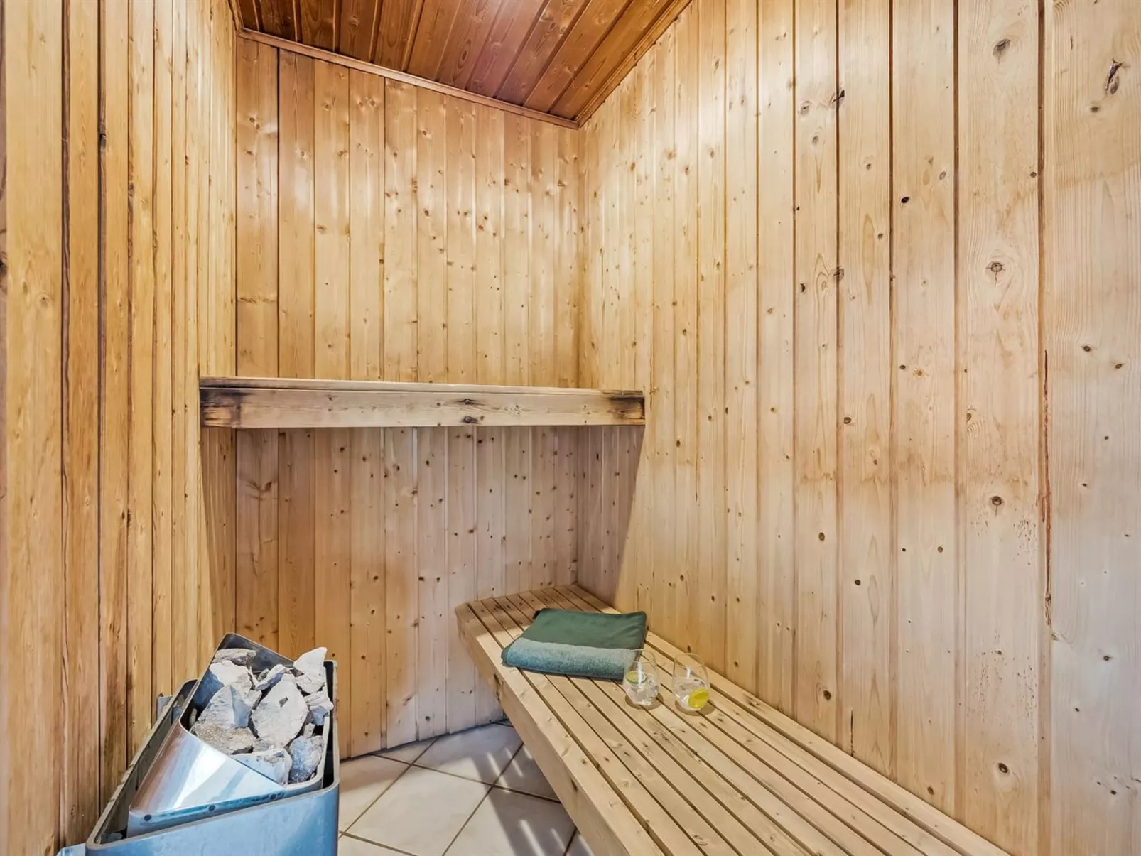 "Botmar" - 1.5km from the sea-Binnen