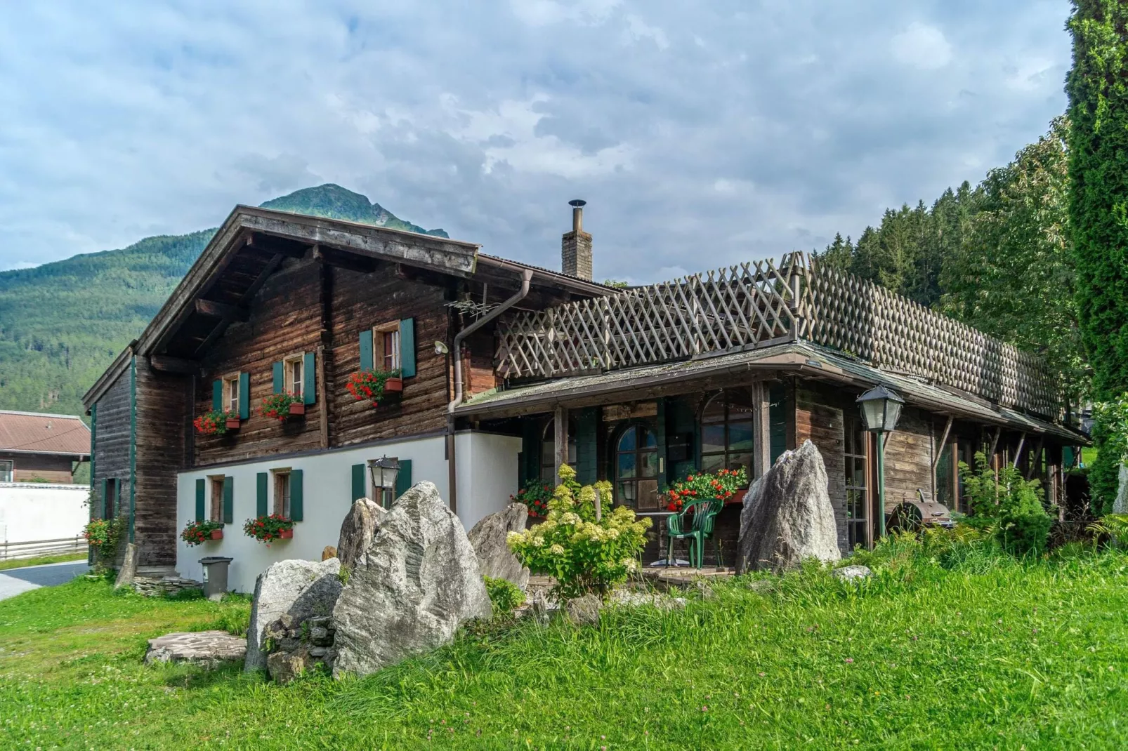 Bauernhaus Bachler-Buitenkant zomer