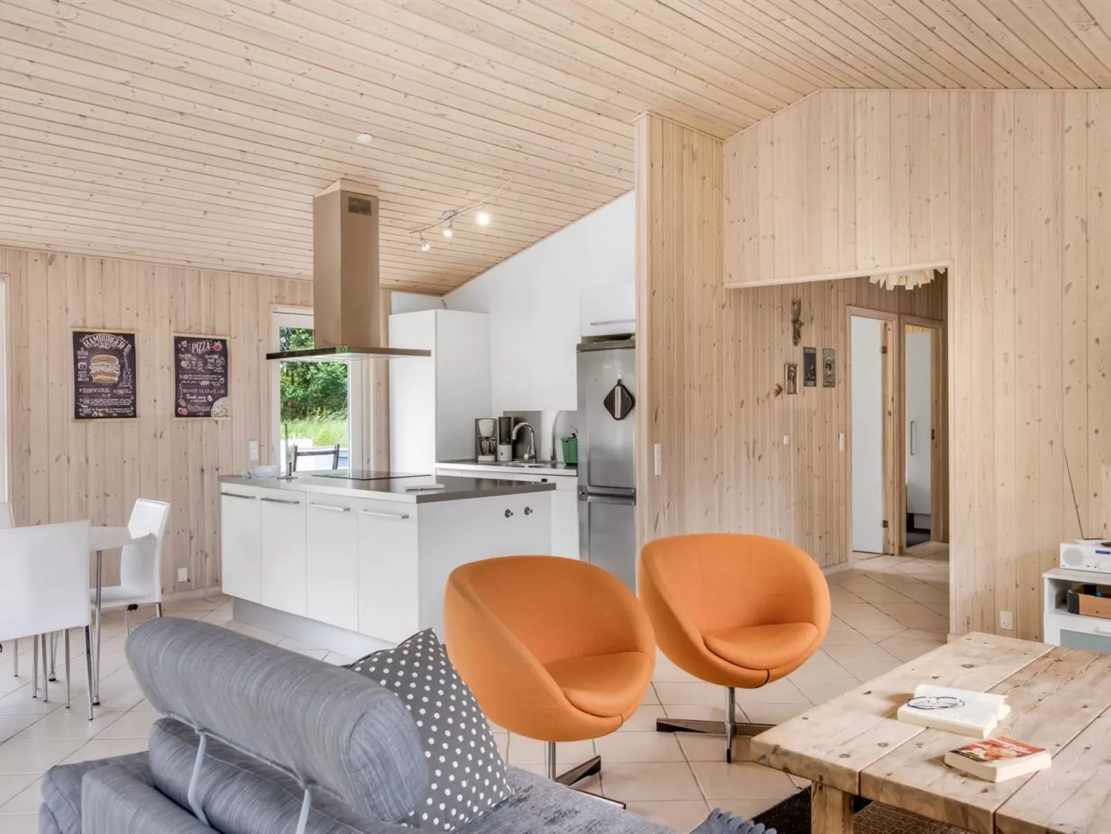 "Felina" -  from the sea-Binnen