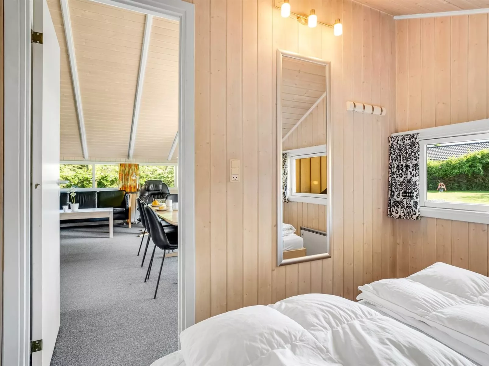 "Guja" - 250m from the sea-Binnen