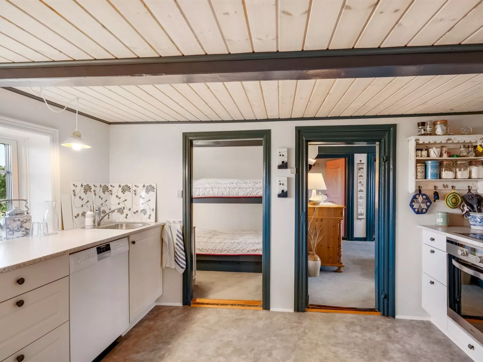 "Vili" - 100m from the sea-Binnen