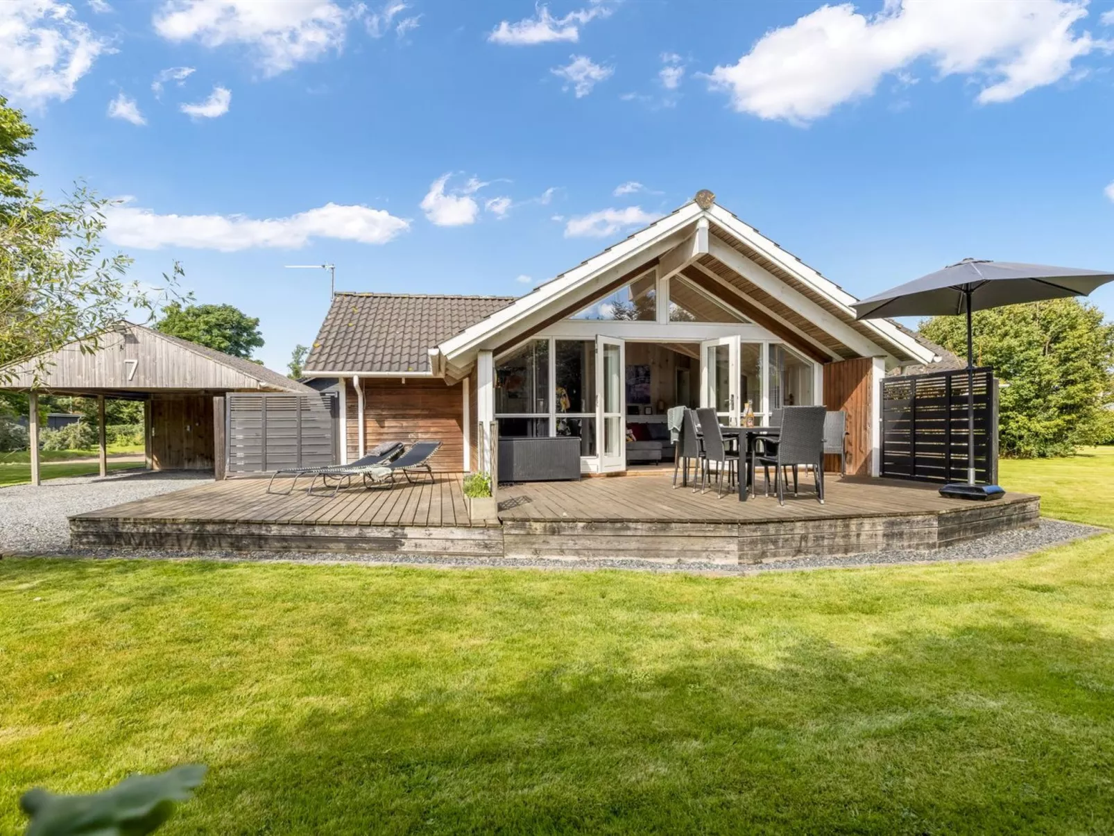 "Sylwia" - 250m to the fjord-Buiten