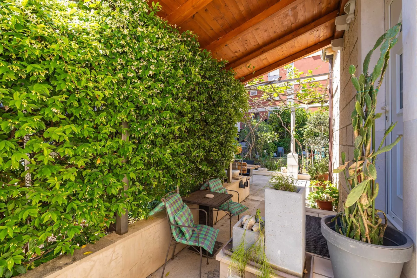 Apartments and Room Frane- Standard Studio with Terrace-Buitenlucht