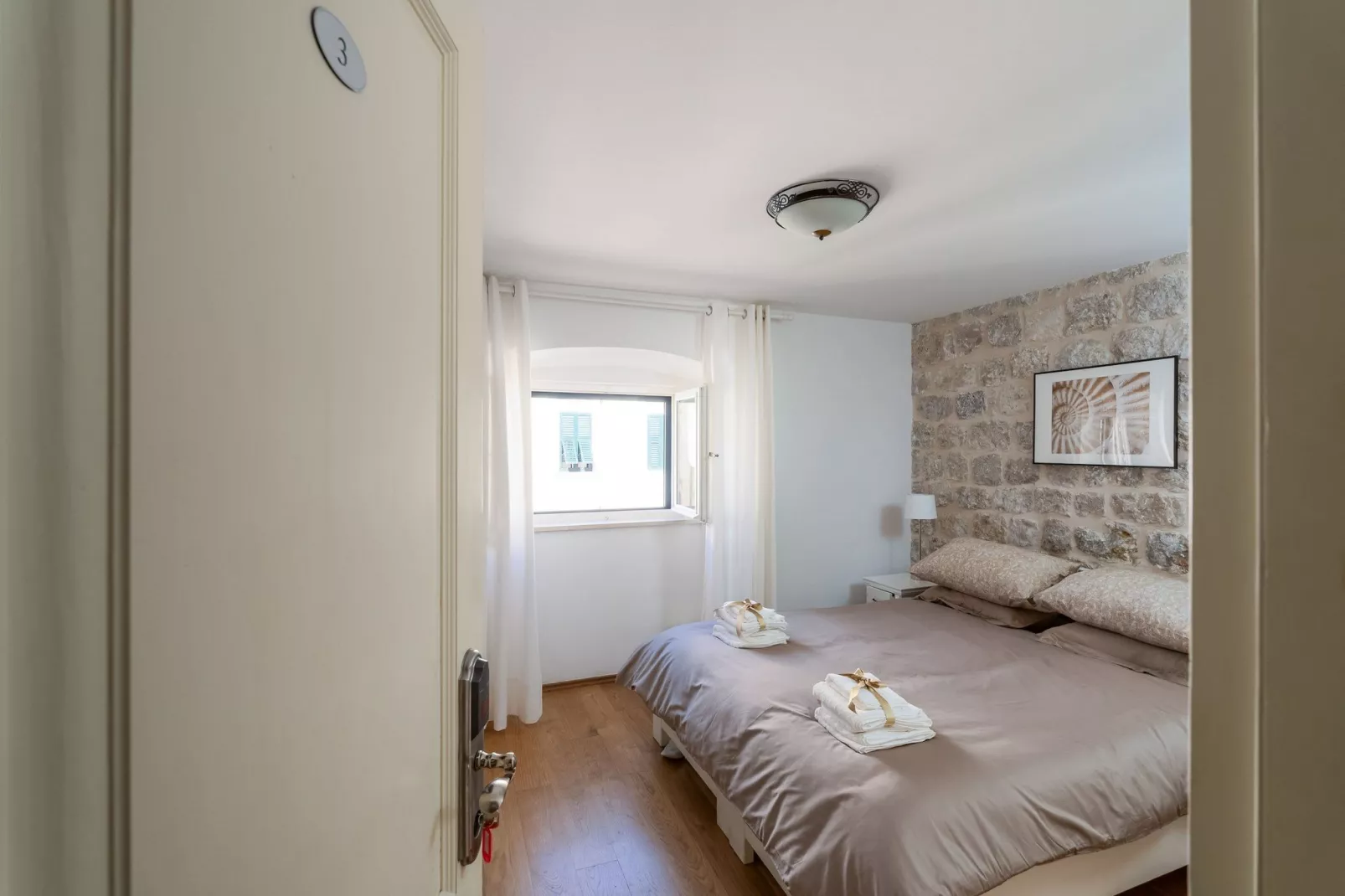 Guest House Lumin - Twin Room with City View (Third Floor) (BR3)-Slaapkamer