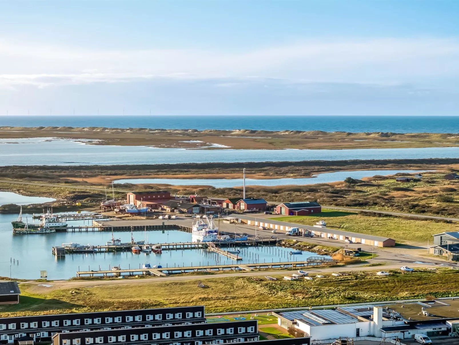 "Loic" - 400m to the fjord-Buiten