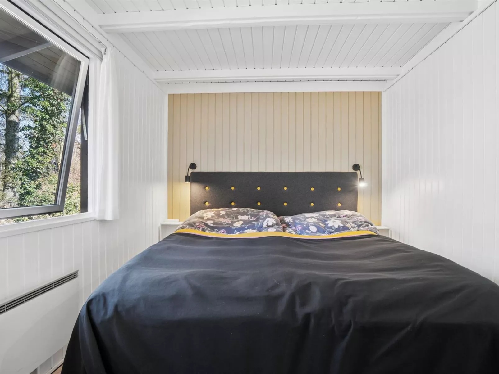 "Caren" - 75m from the sea-Binnen