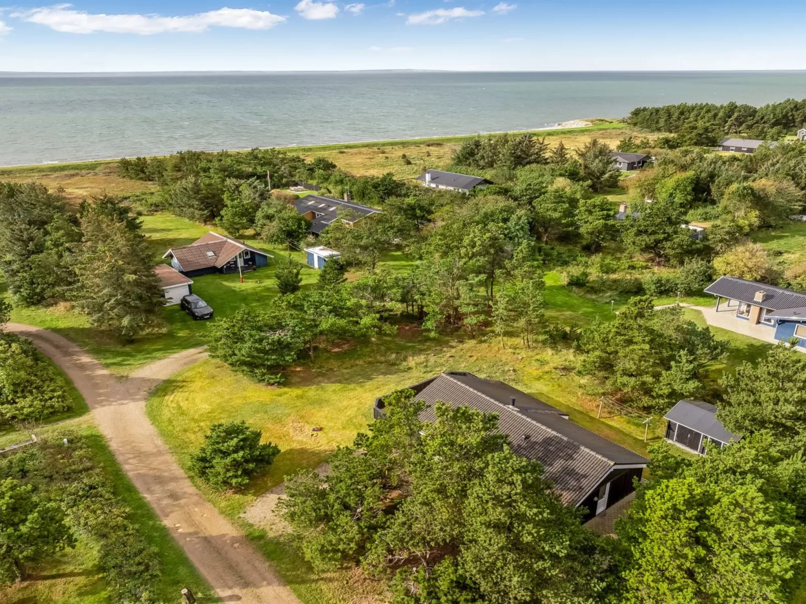 "Skrollan" - 200m to the fjord-Buiten