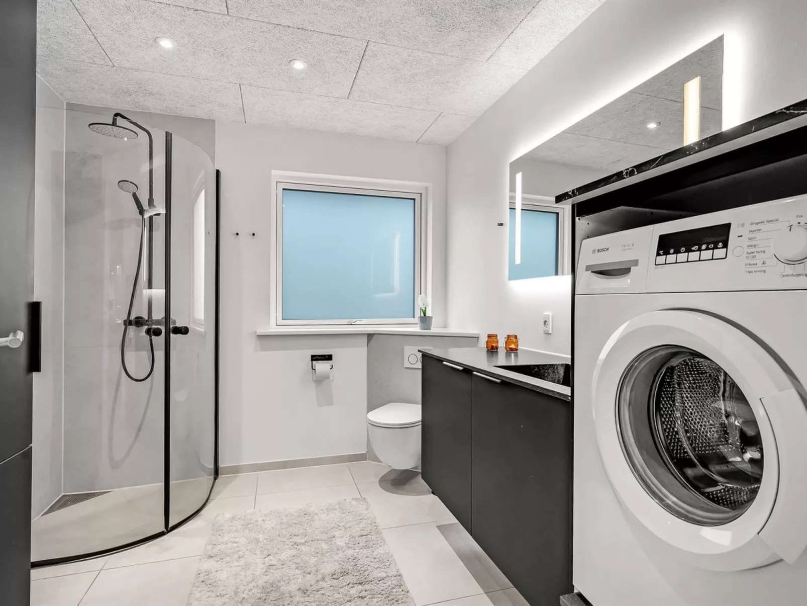 "Elisaveta" - 400m to the fjord-Binnen