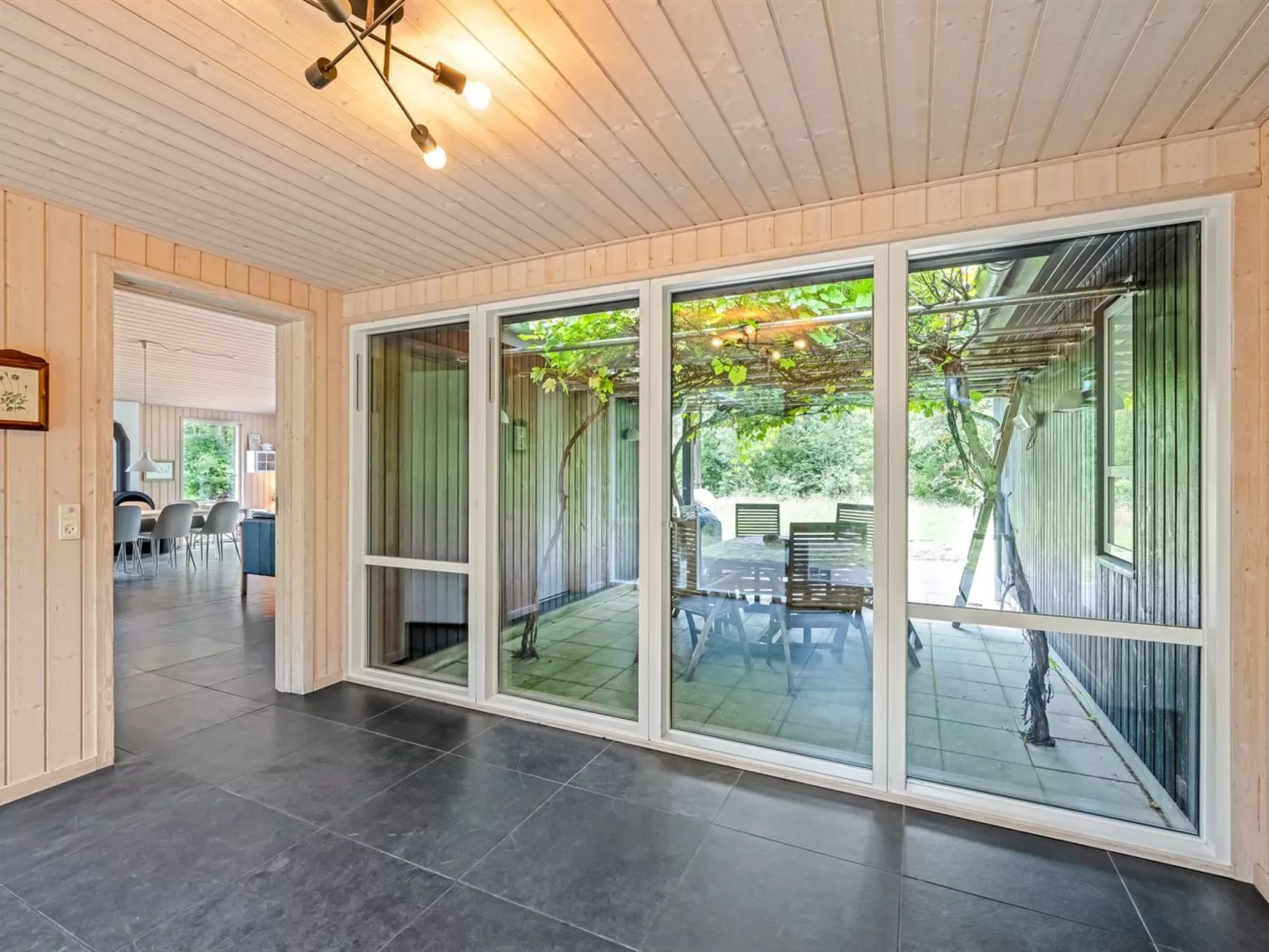 "Trena" - 1.2km to the fjord-Binnen