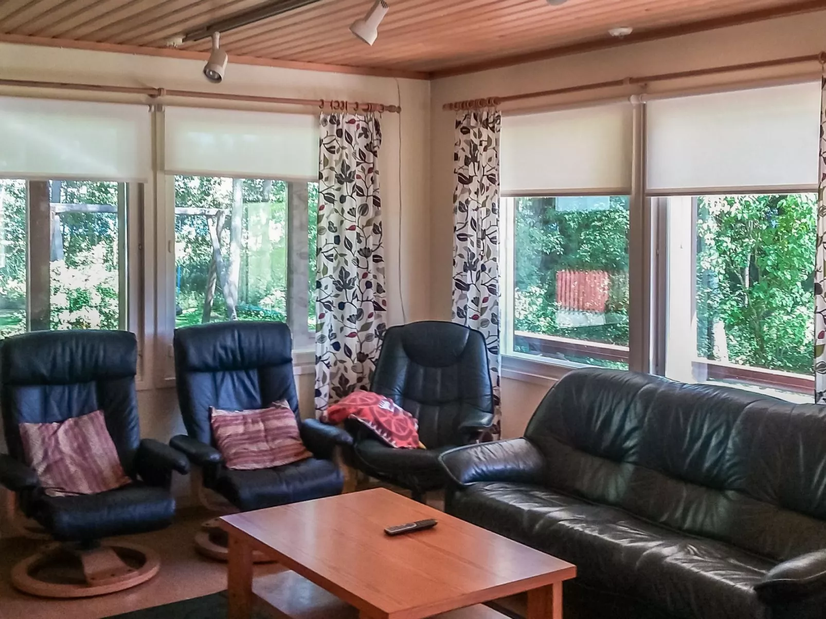 Långstrands stuga-Binnen