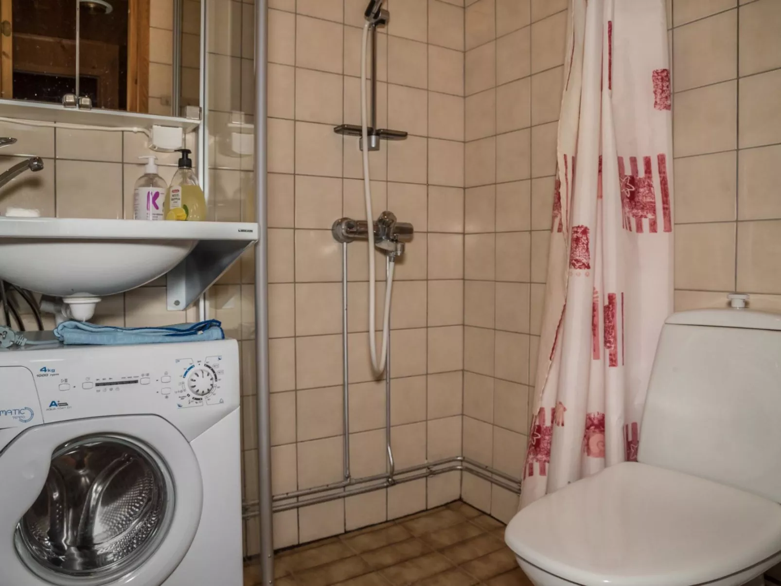 Ylläskarpalo 3 päätyhuoneisto-Binnen