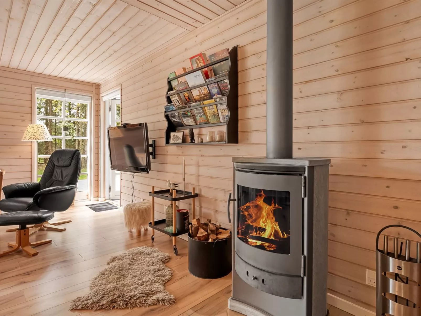 "Iorund" - 9km from the sea-Binnen