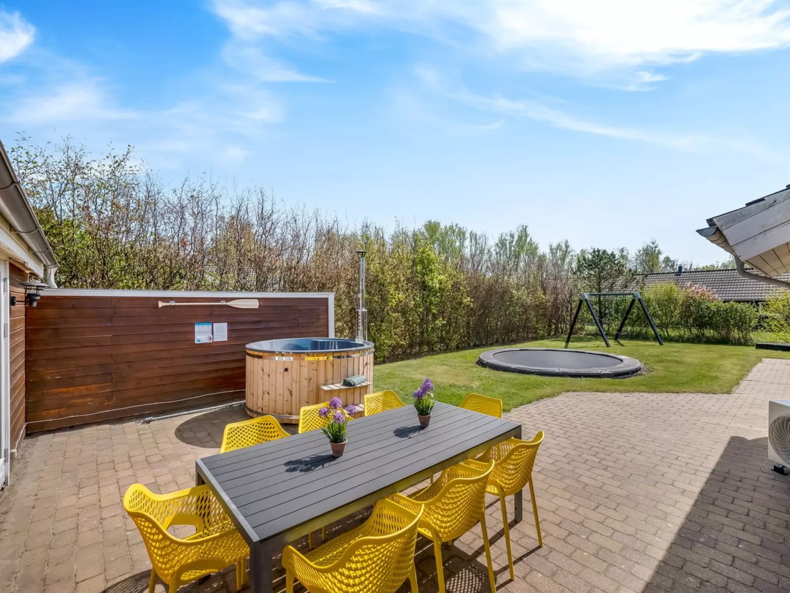 "Gunwald" - 1km to the fjord-Binnen