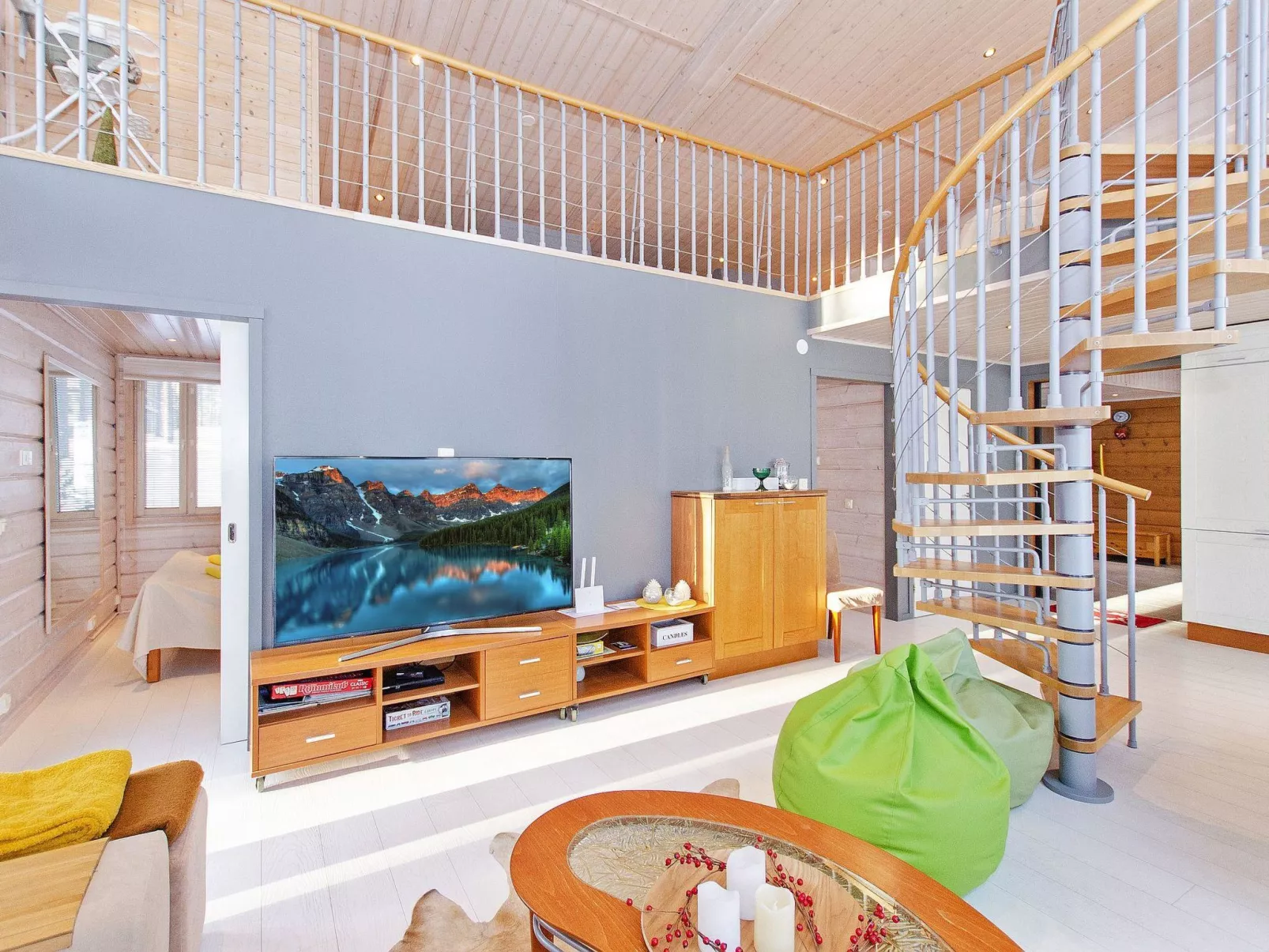 Pielislinna/loma-koli-Binnen