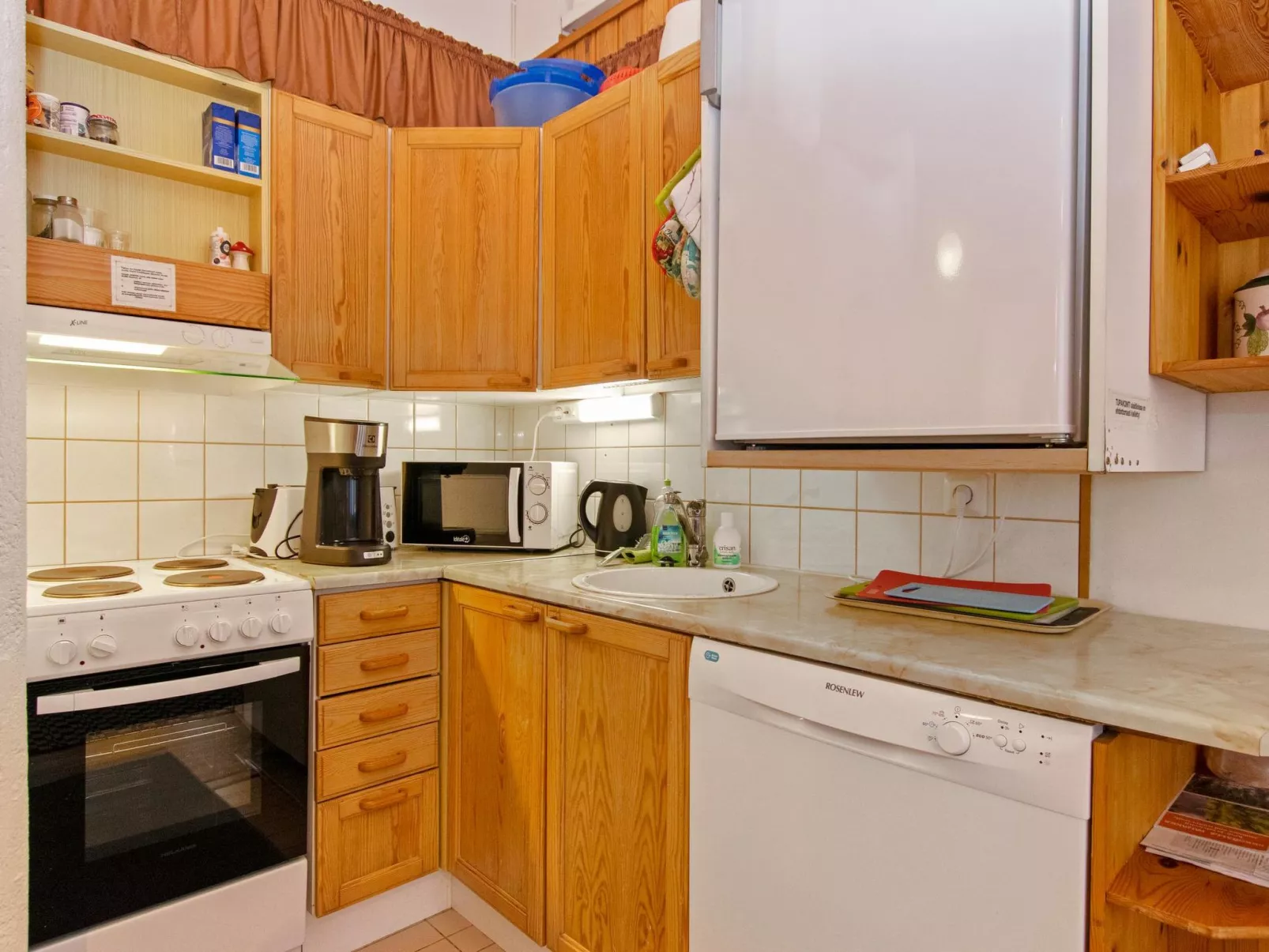 Hallantytär a2 paritalo-Binnen