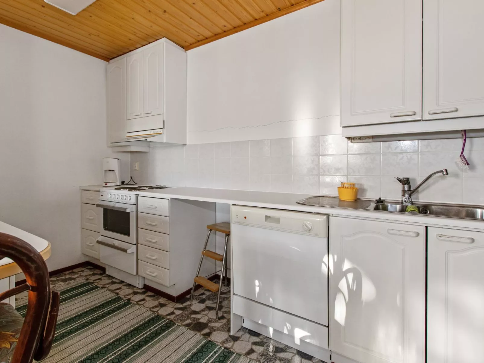 Alppikylä 13b paritalo-Binnen