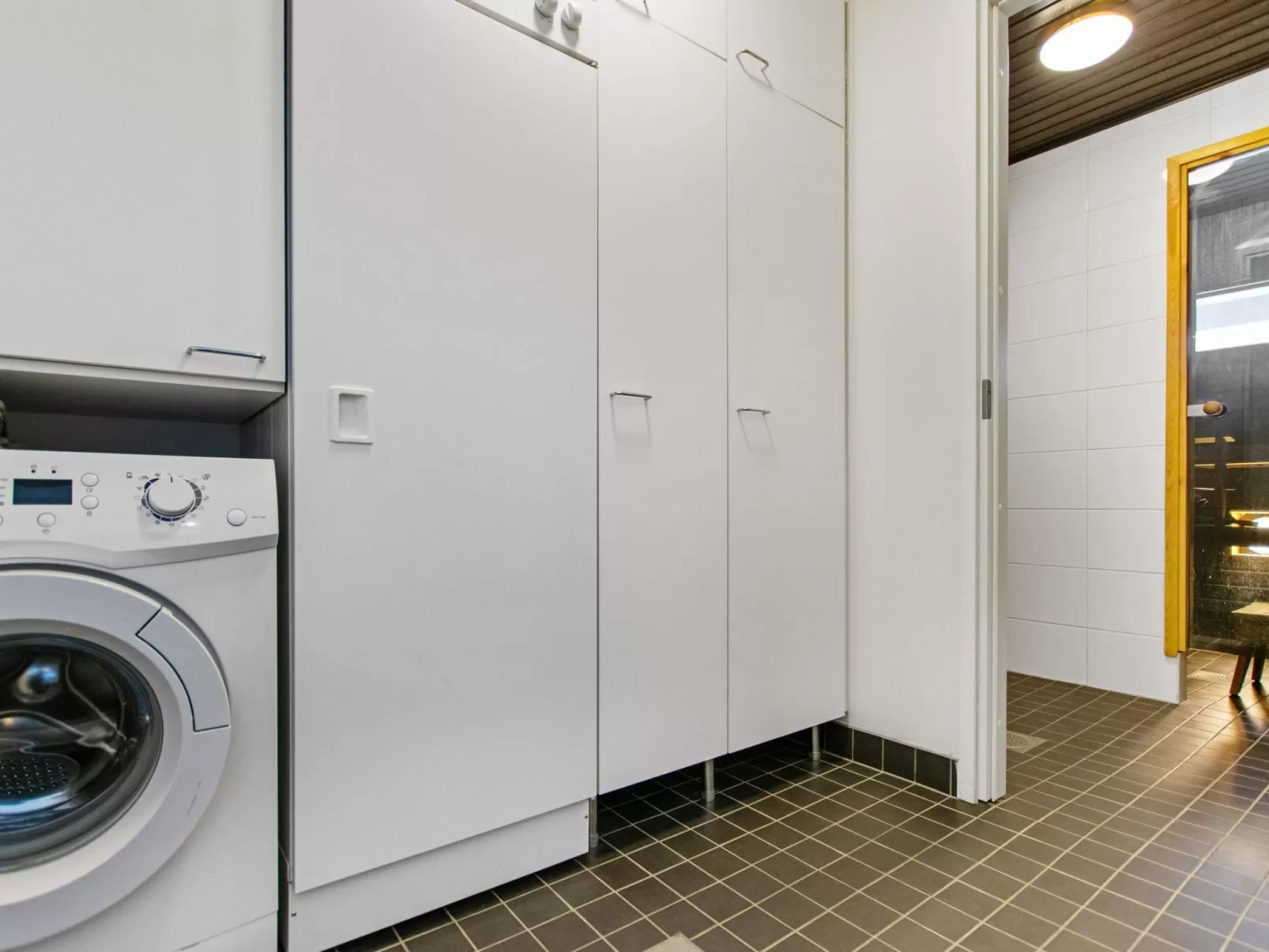 Skivillas 78 ukkohalla (2)-Binnen