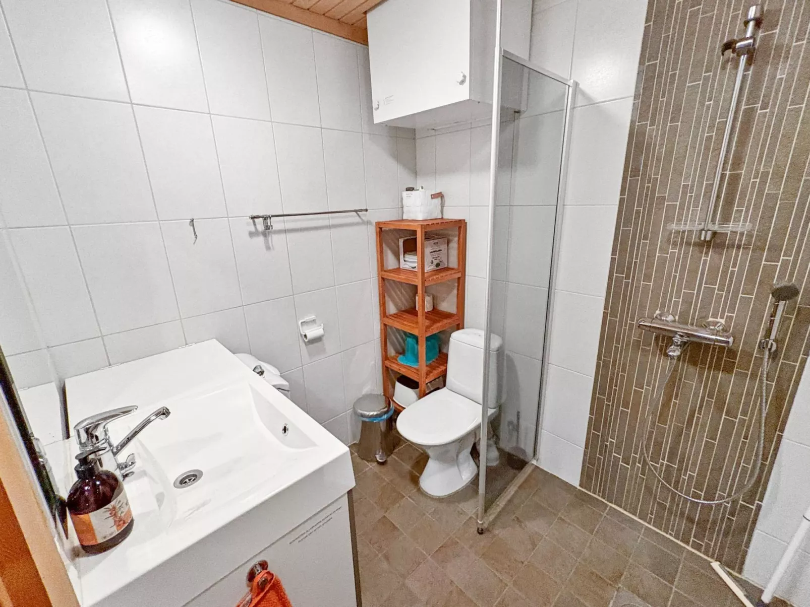 Rukan skikolo-Binnen