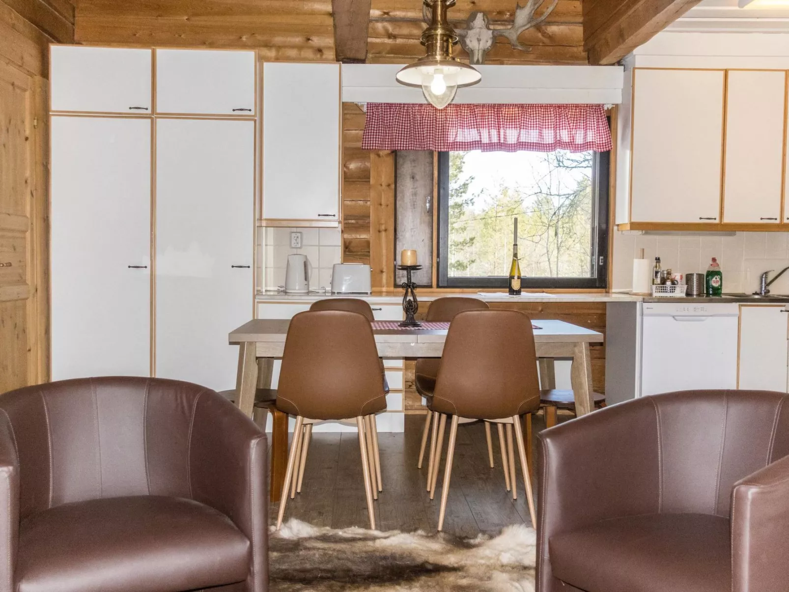 Old logger´s house-Binnen