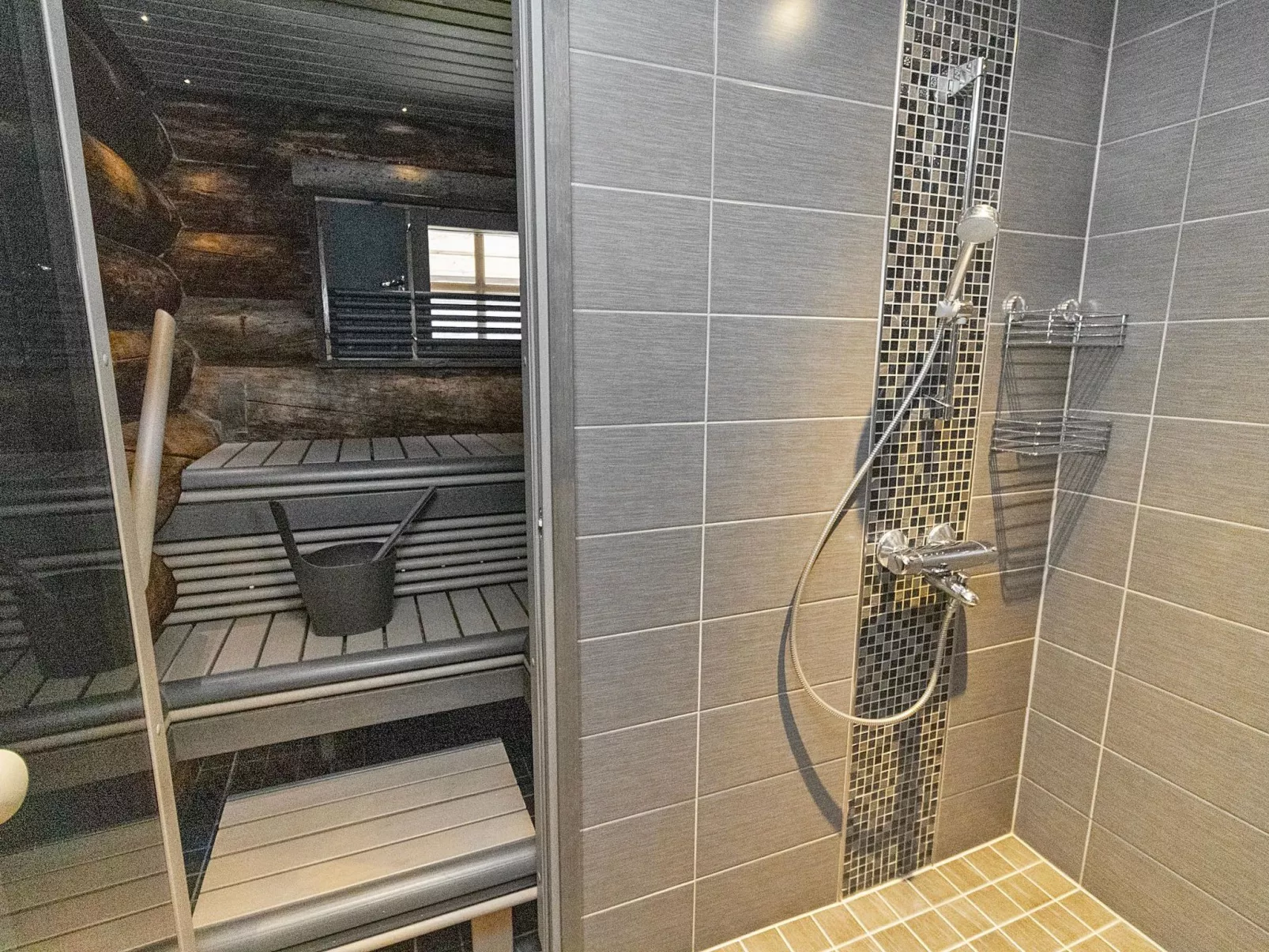 Agenttimajat 2-Binnen