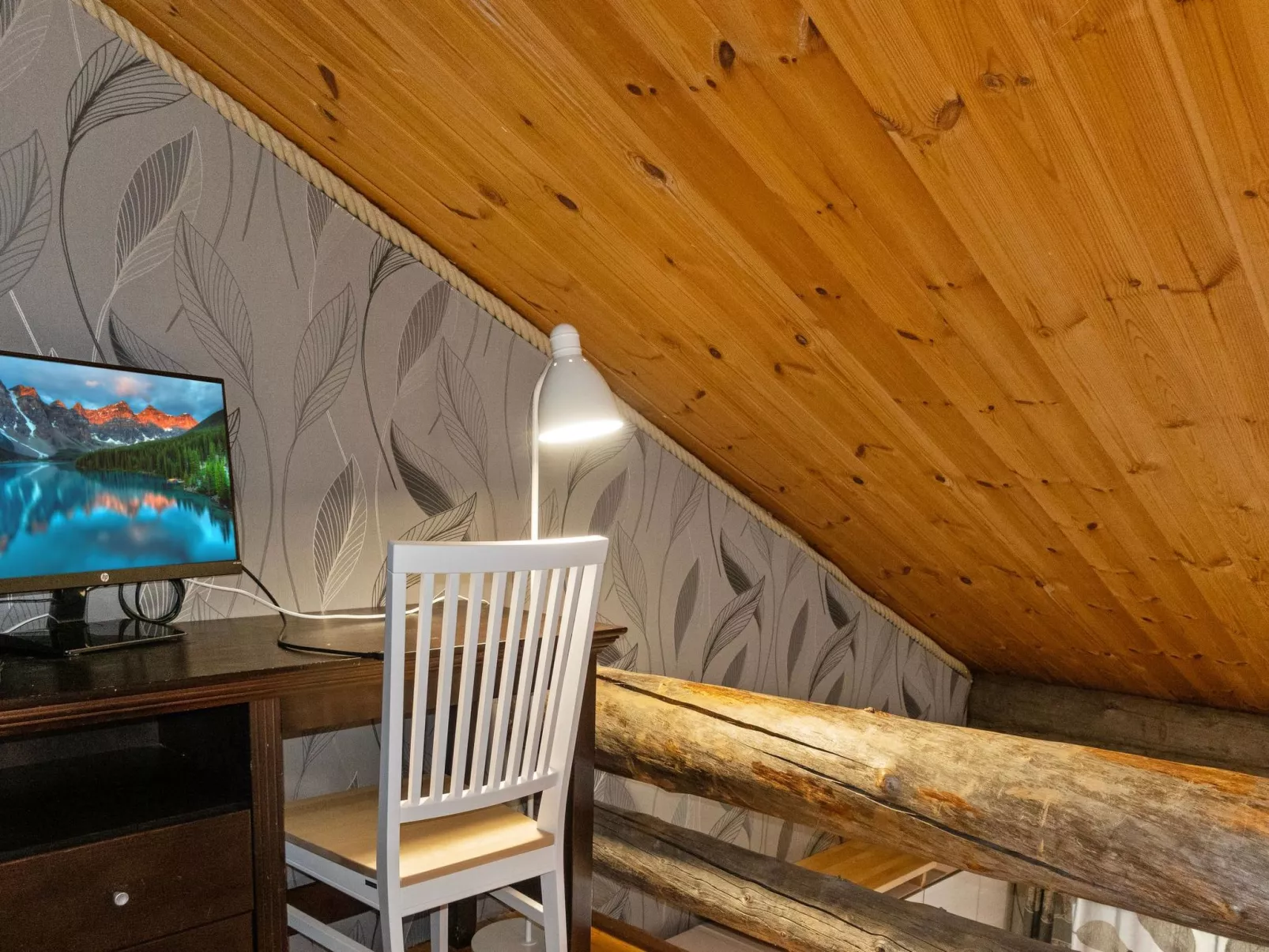 Sallanhelmi b1-Binnen