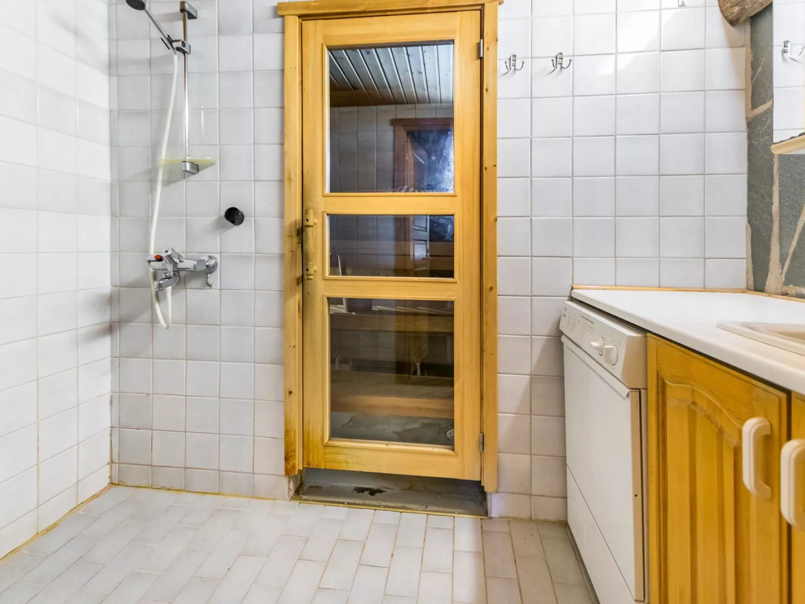 Seitsemän savua 3-Binnen