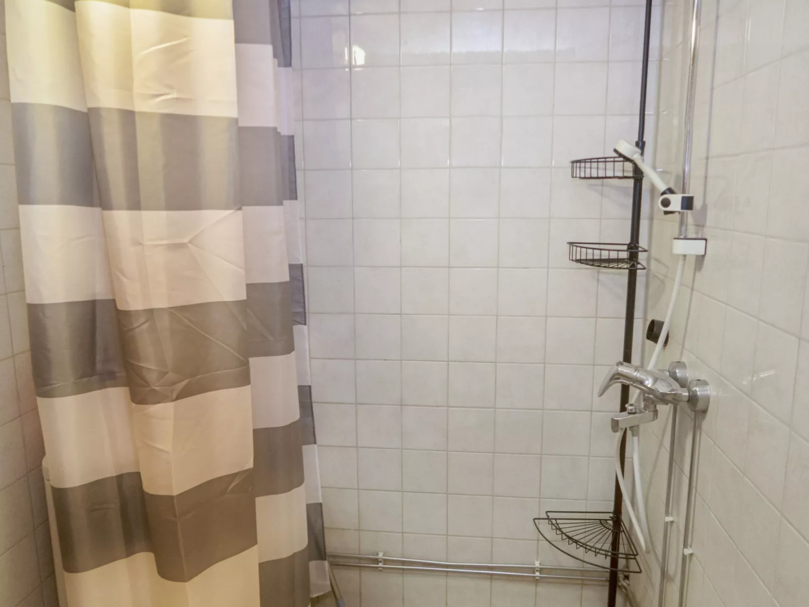 Varilan lomamajat nr2-Binnen