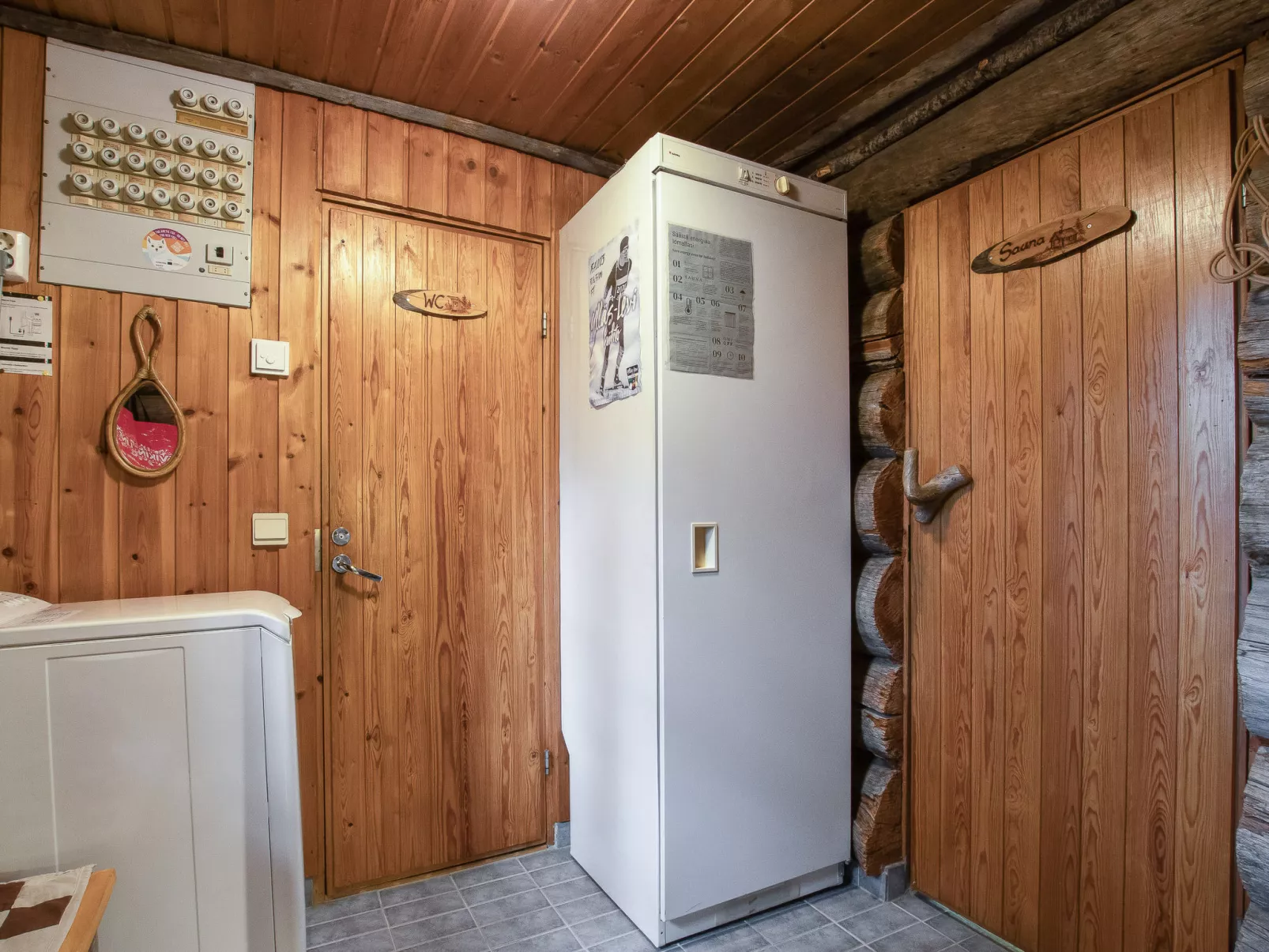 Salmentieva 2-Binnen