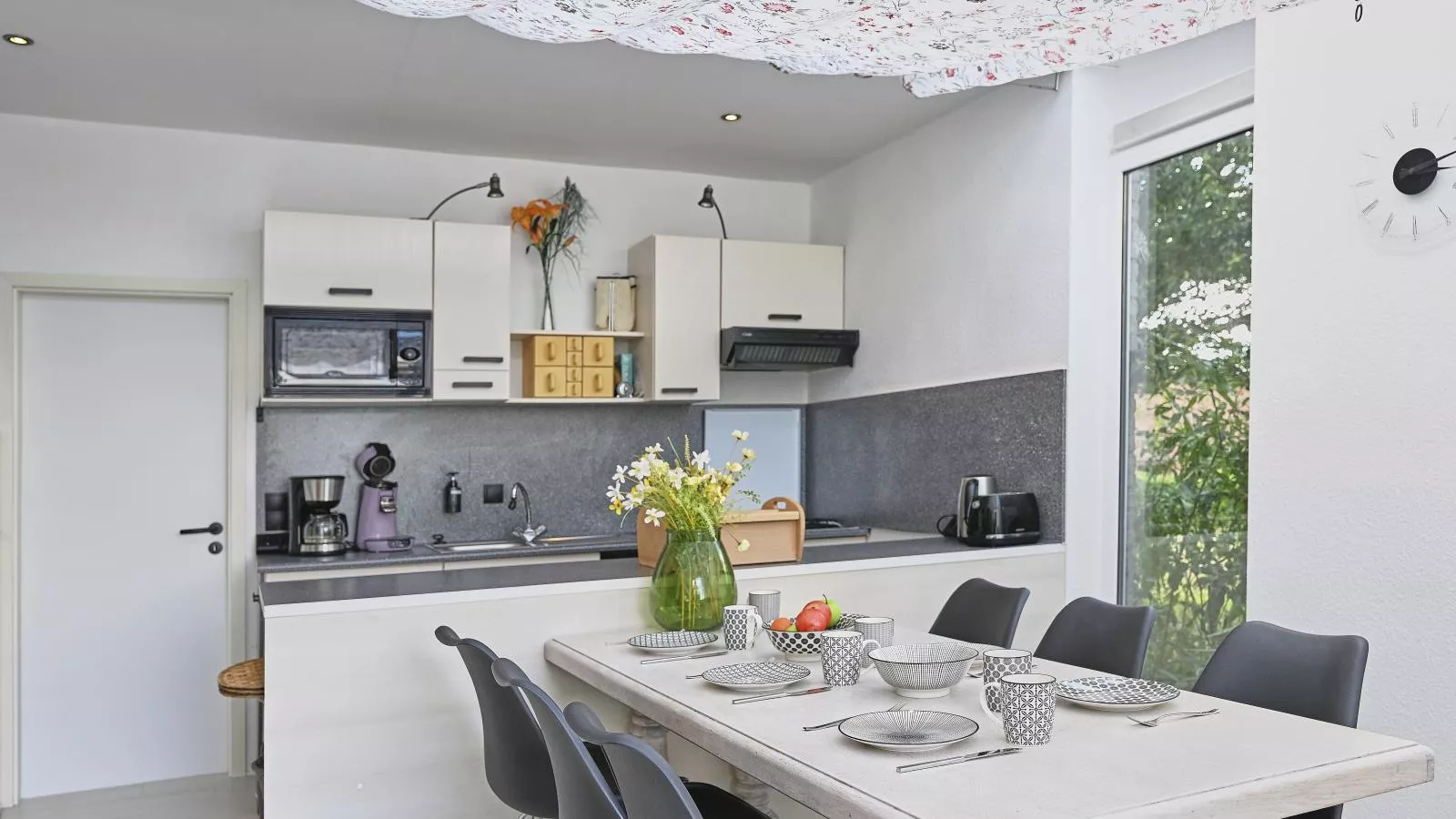 Aan de oever-Eetkamer