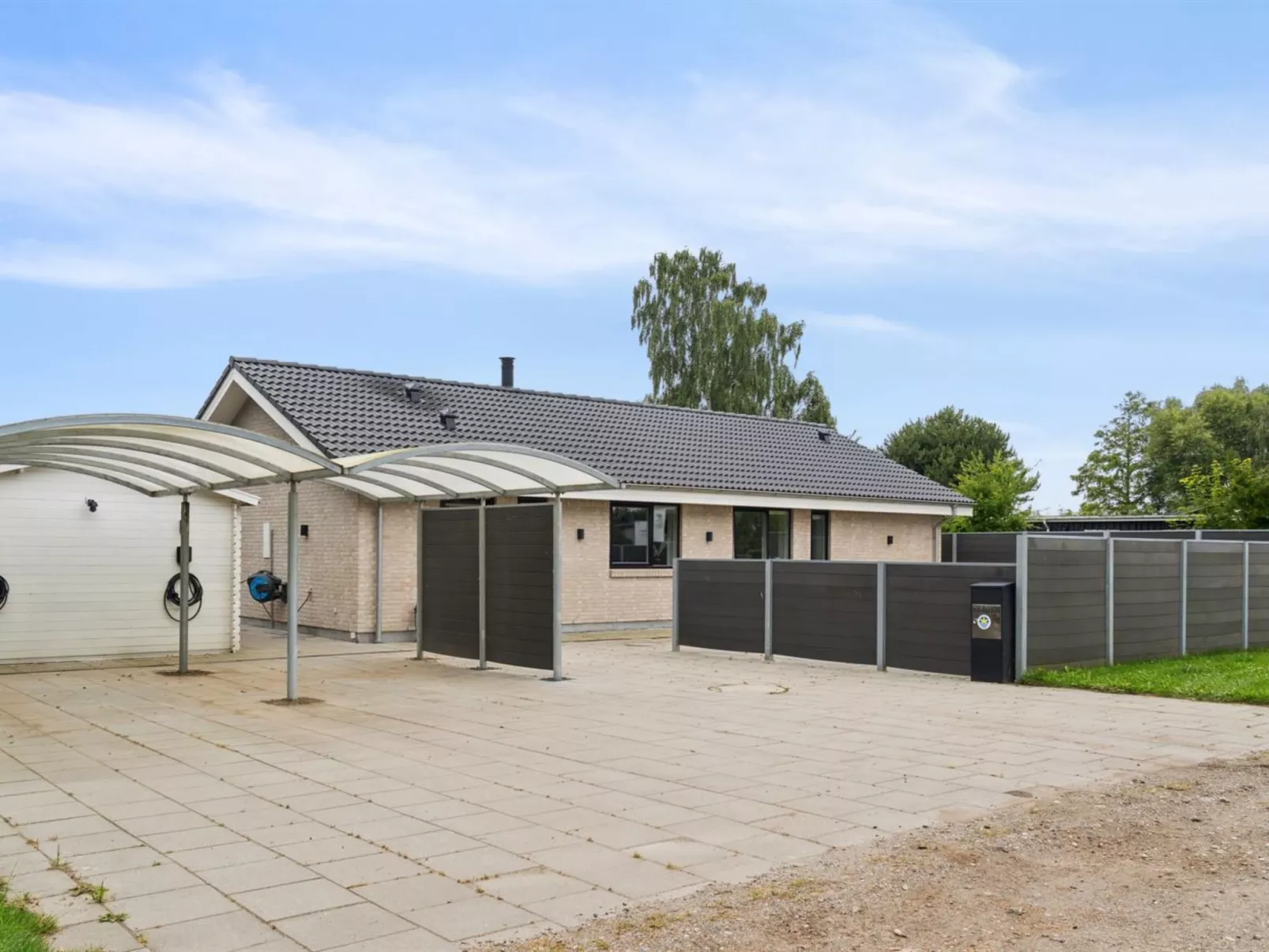 "Thyra" - 50m to the fjord-Buiten