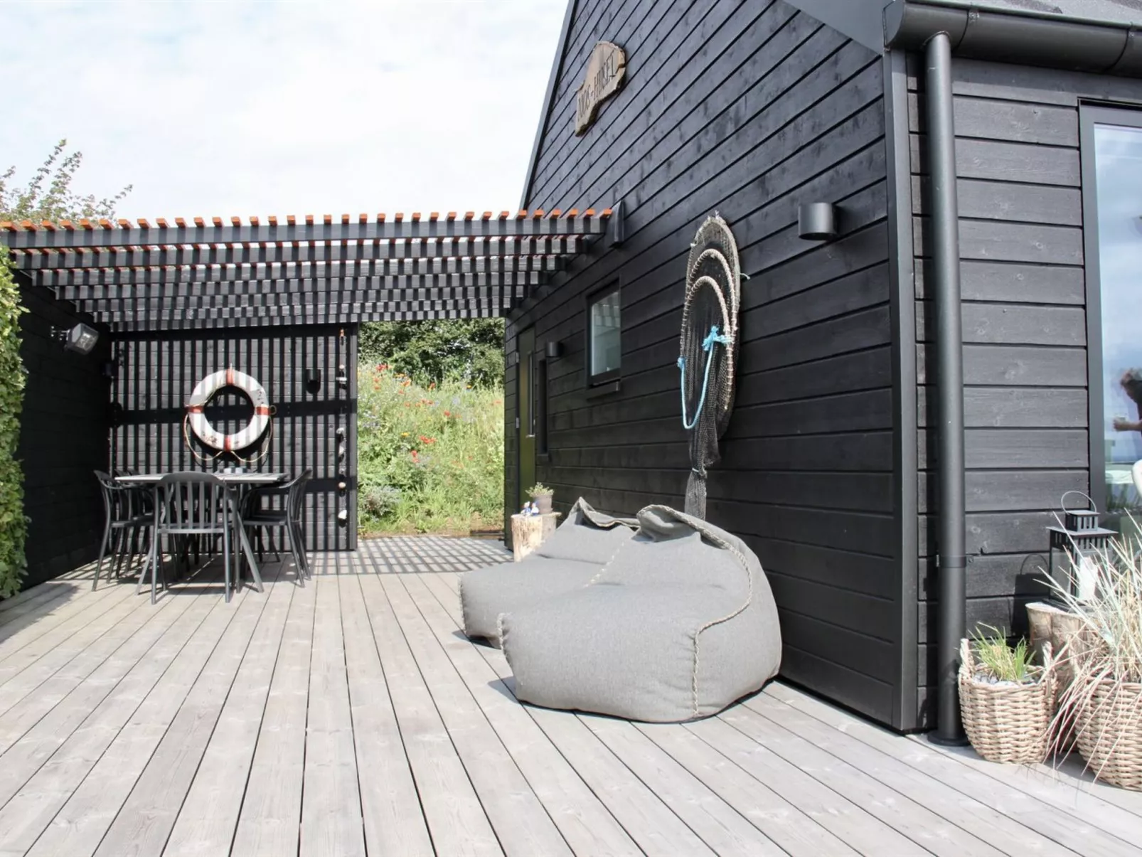 "Valia" - 20m from the sea-Buiten