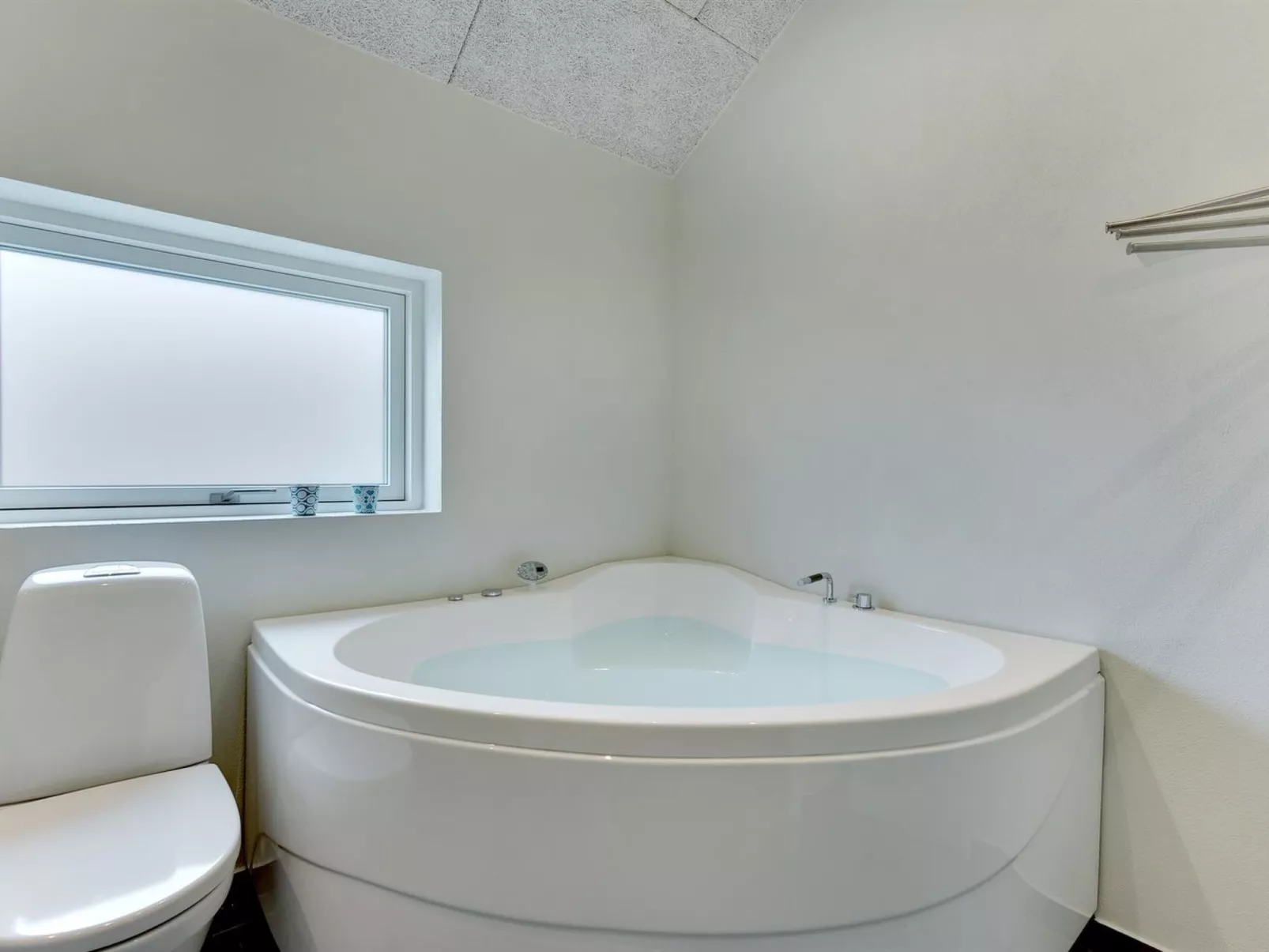 "Hwithoveth" - 1.4km from the sea-Binnen