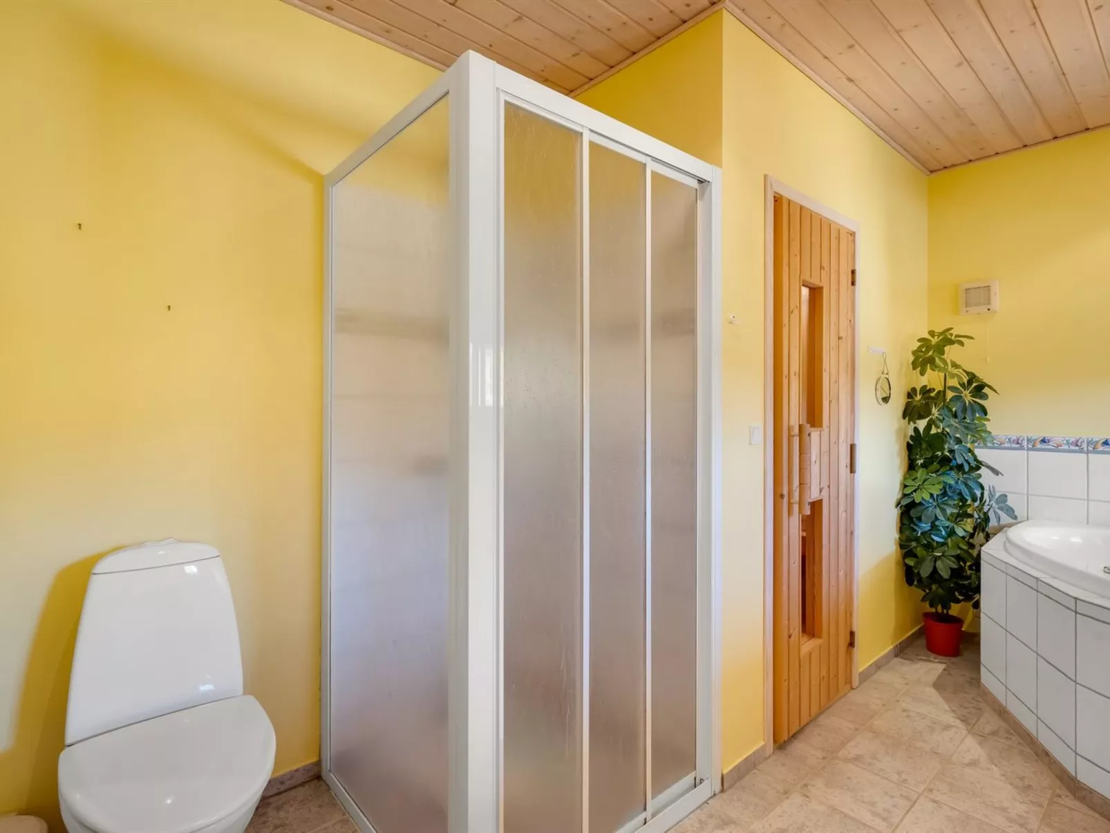 "Jeip" - 2.1km from the sea-Binnen