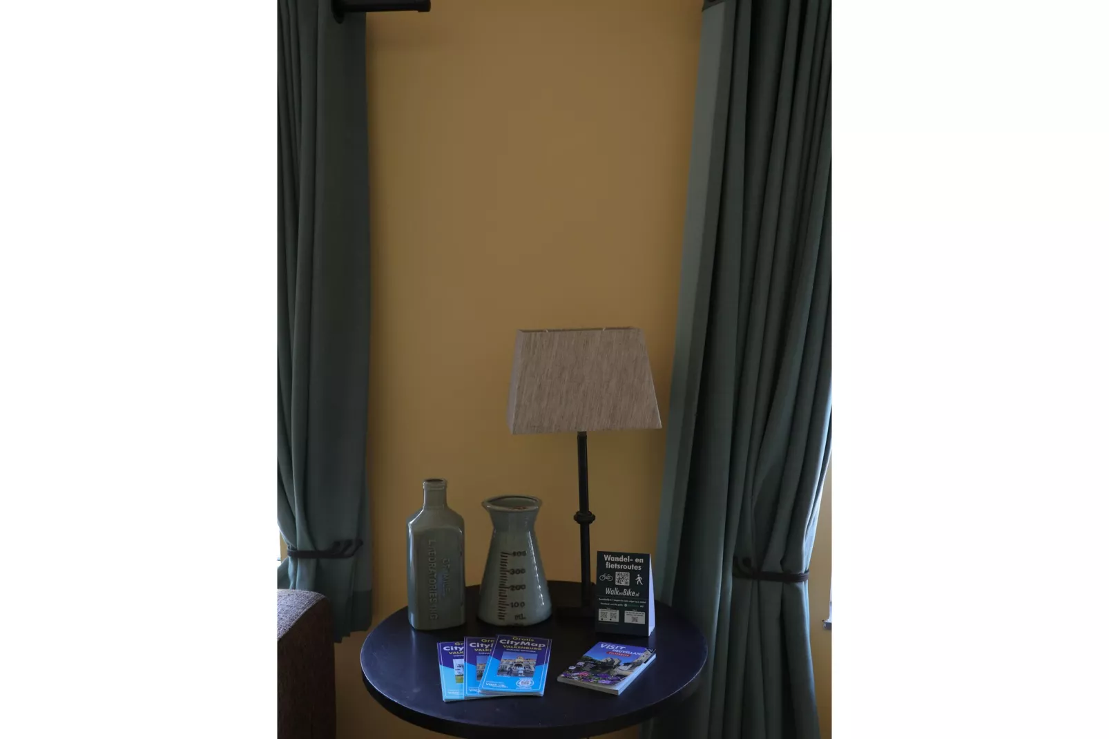 Luxe appartement Nous - Begane grond-Woonkamer