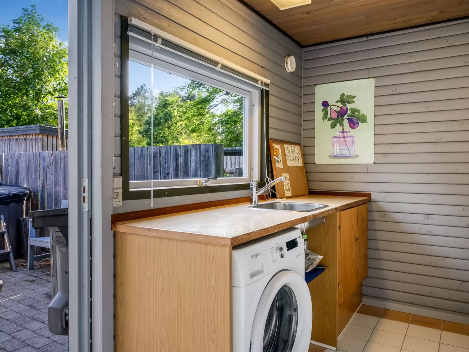 "Meglena" - 250m from the sea-Binnen