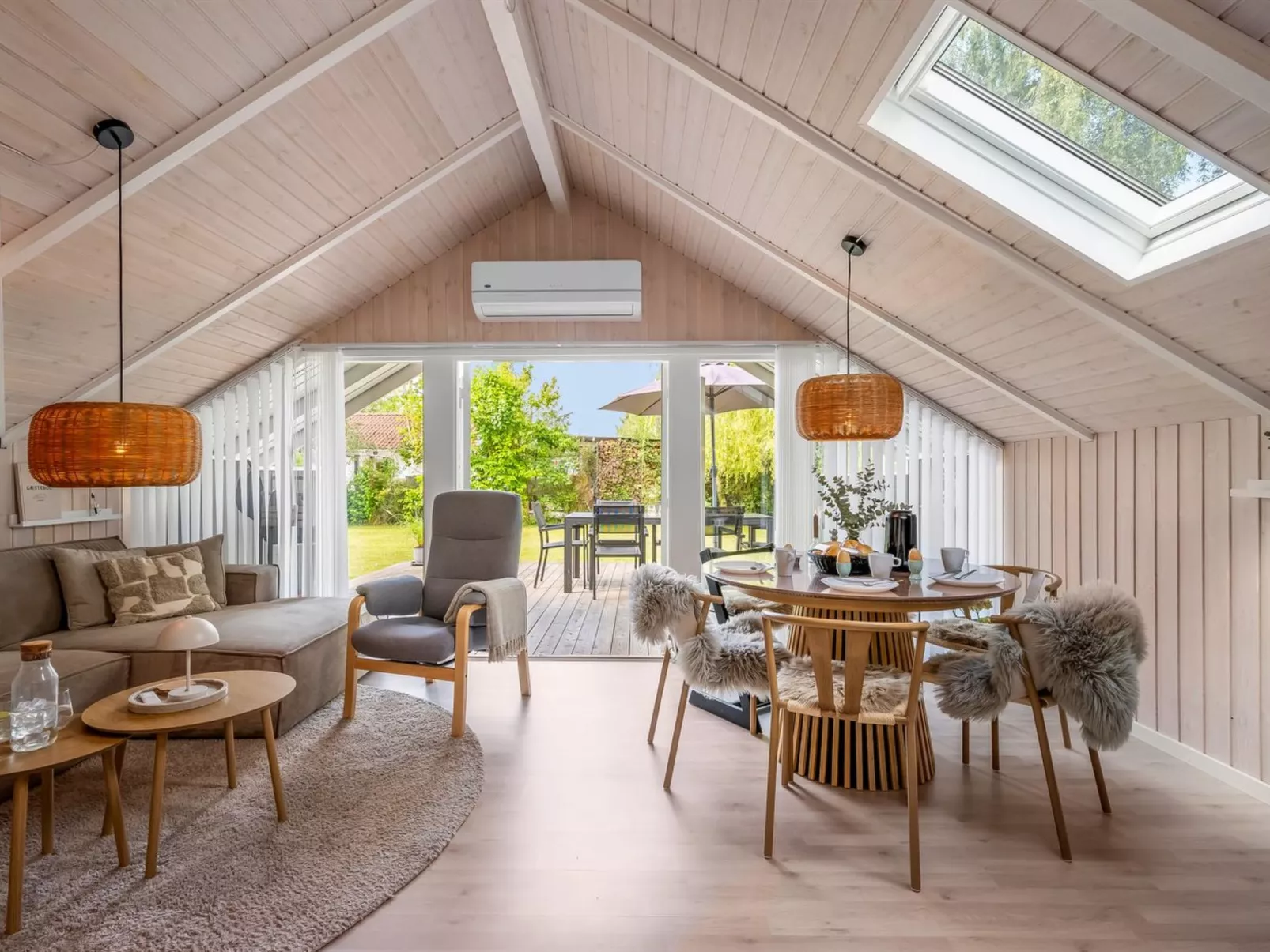 "Tara" - 450m from the sea-Binnen